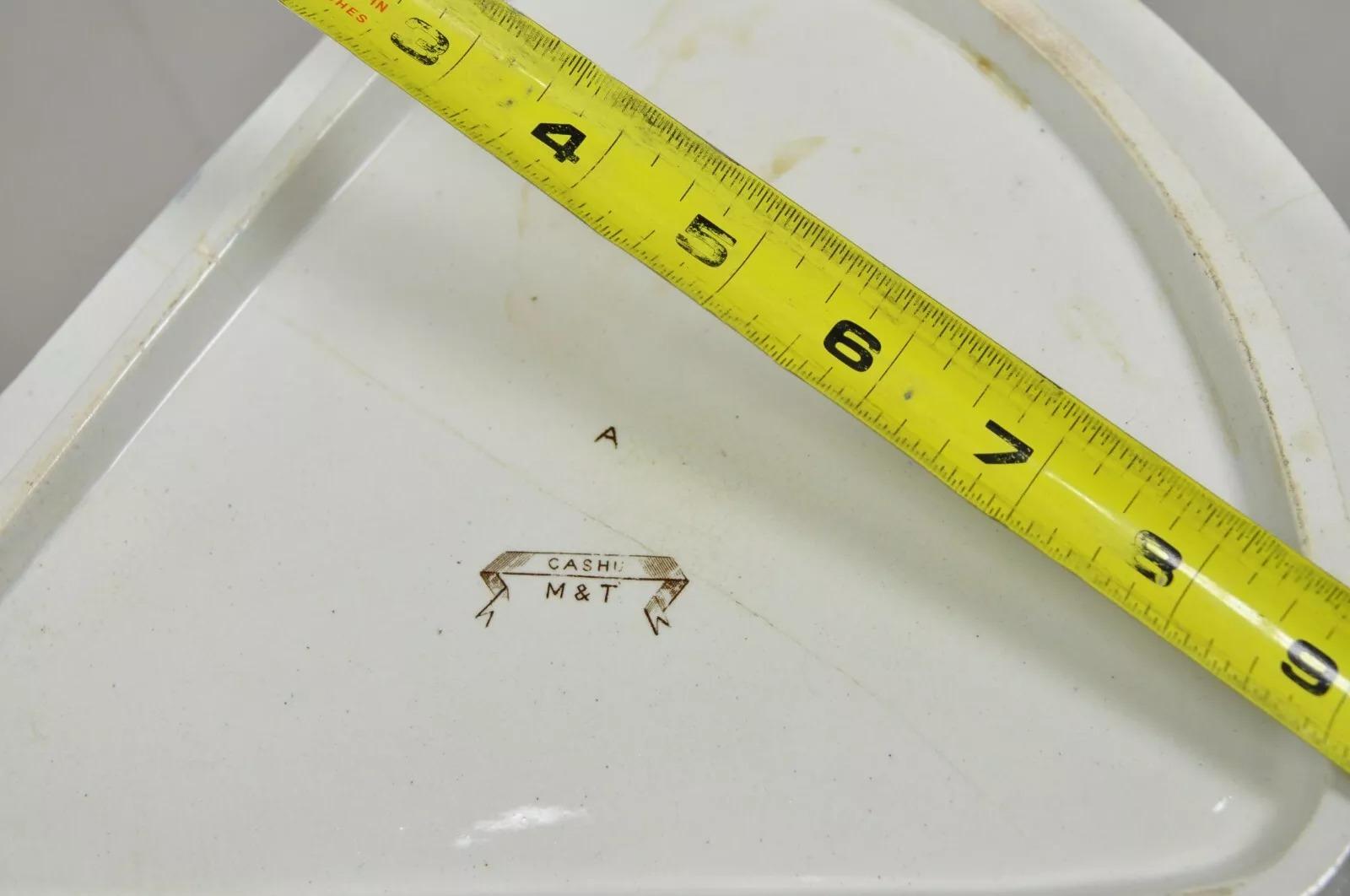 Grand plat à fromage victorien ancien couvert de porcelaine avec fleurs et feuilles en vente 3