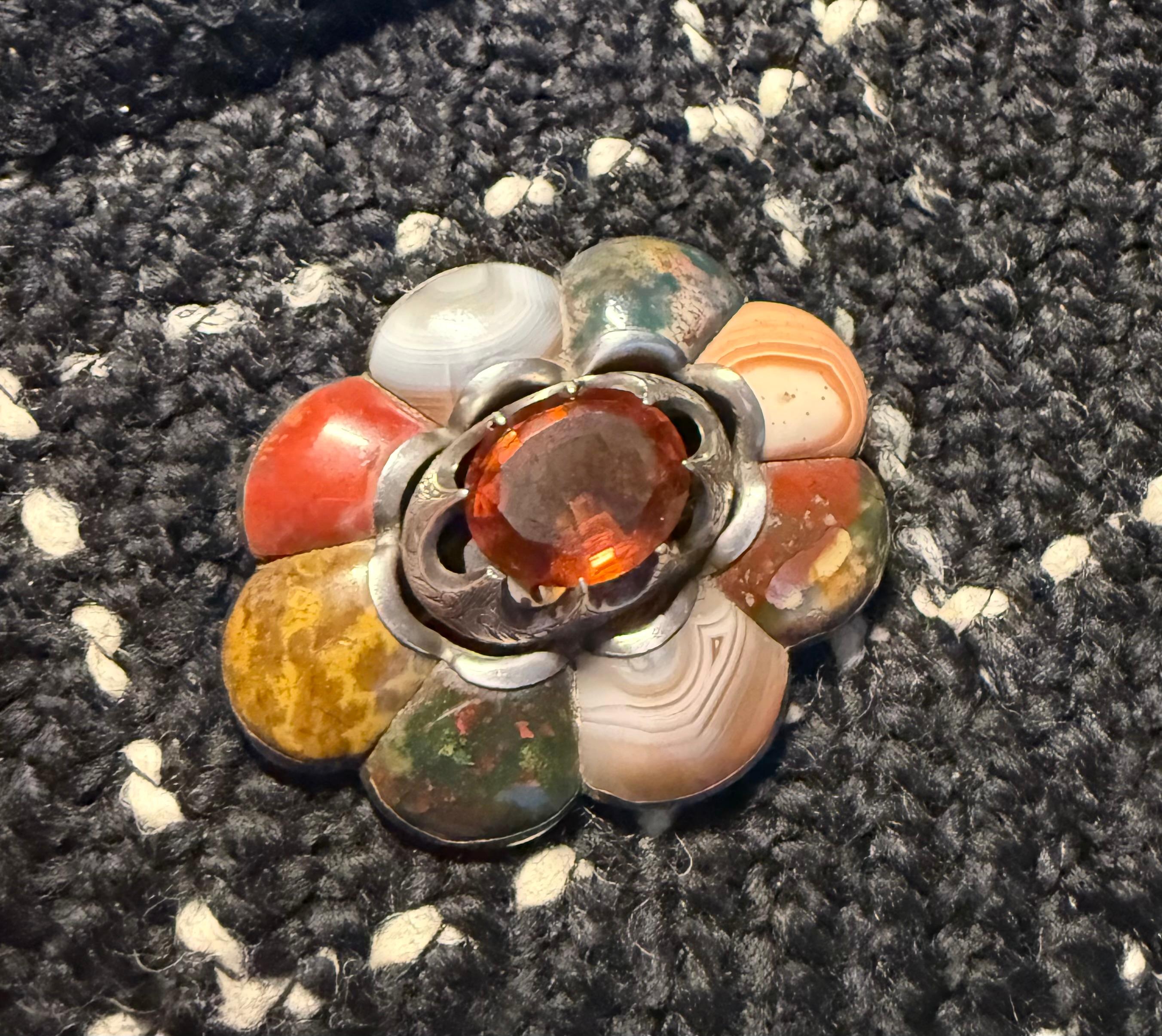 Antique Victorian Large Scalloped Scottish Agate Citrine Brooch For Sale 3