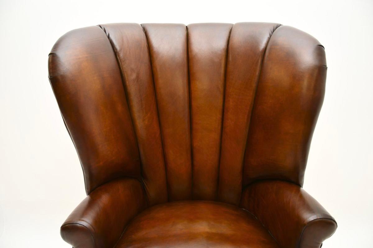 Antique Victorian Leather Barrel Back Wing Armchair For Sale 2