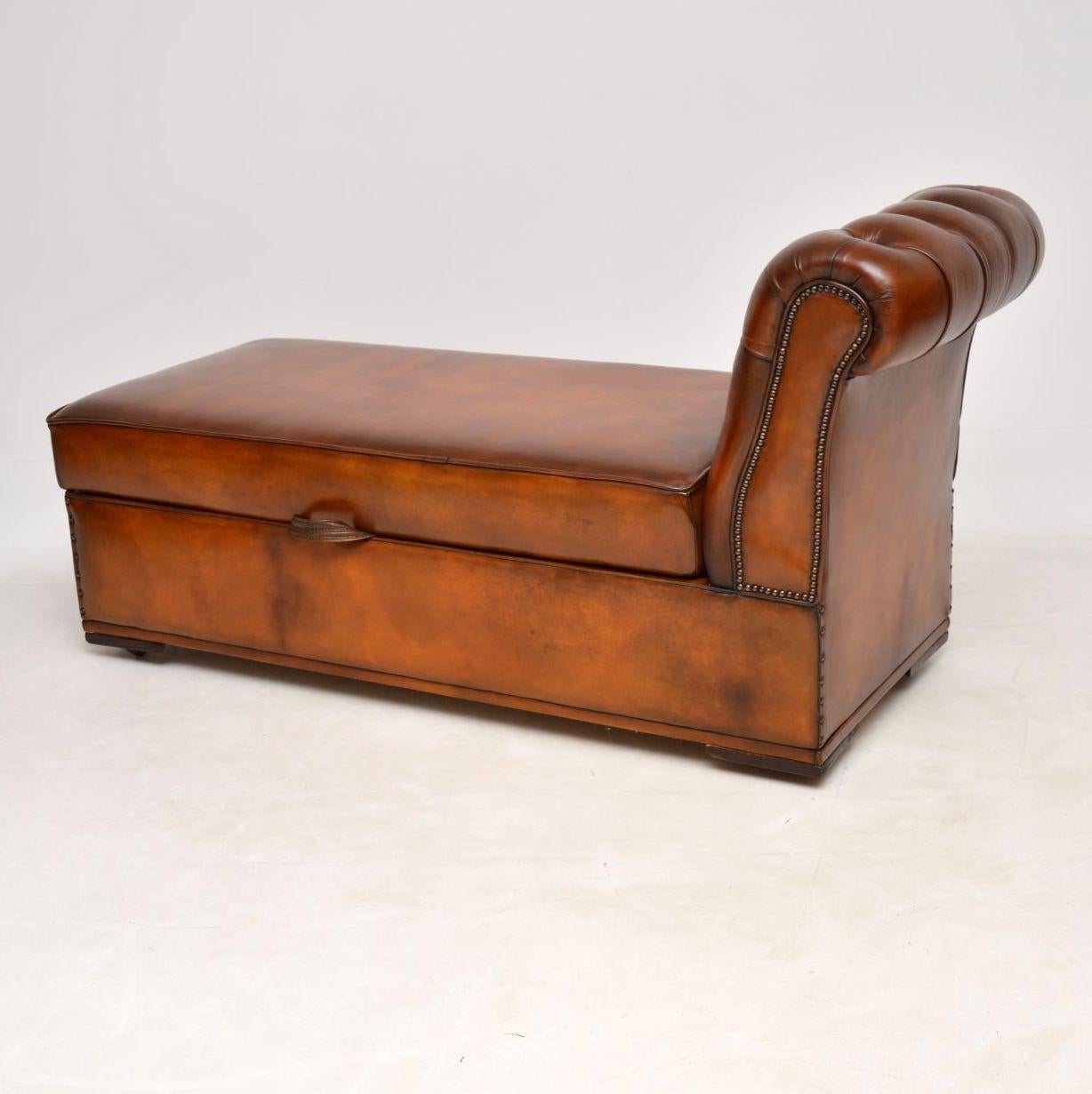  Antique Victorian Leather Chaise Lounge Ottoman In Good Condition In London, GB