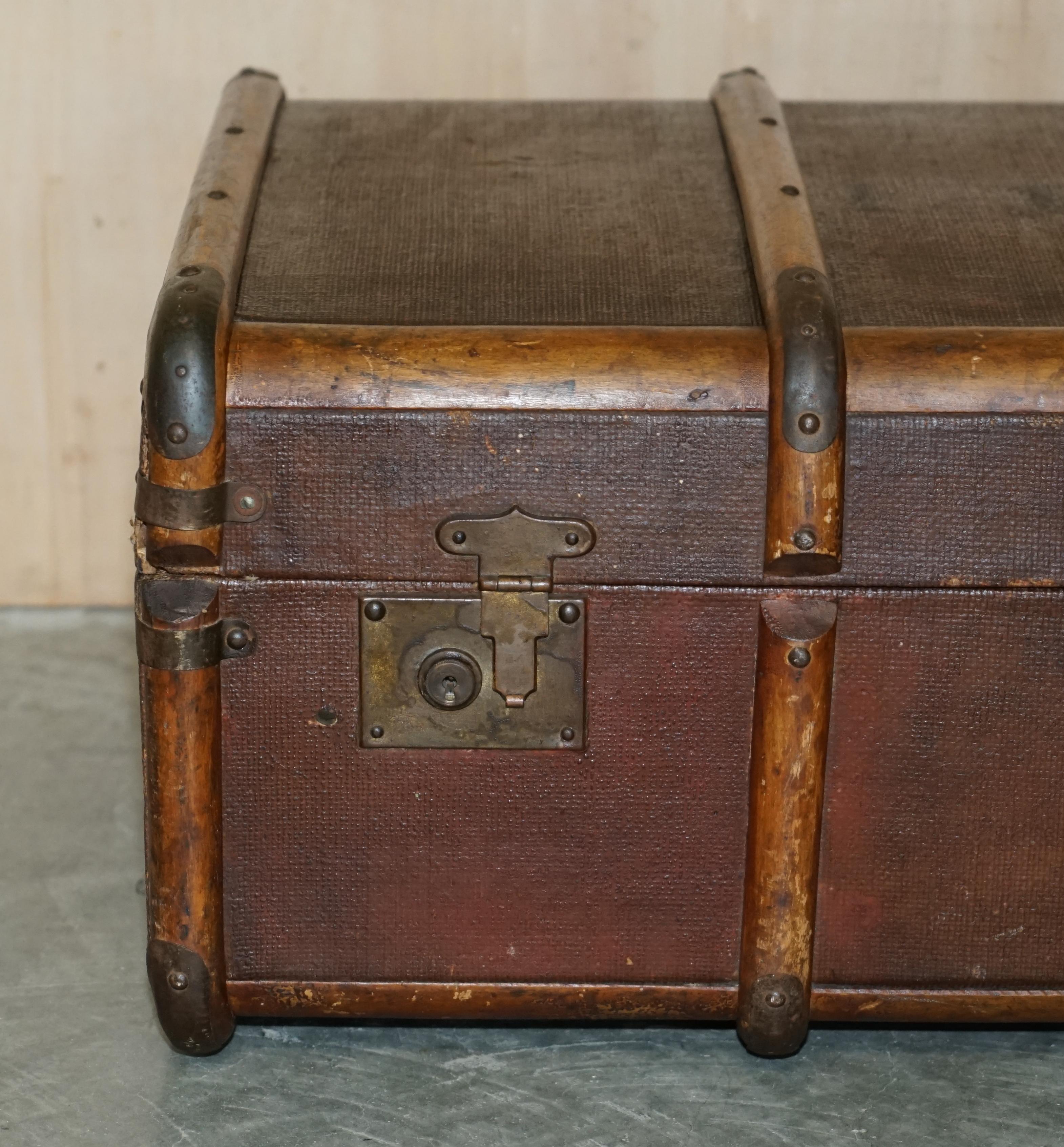 ANTIQUE ViCTORIAN LEATHER ELM & CANVAS STEAMER TRUNK CHEST COFFEE TABLE MUST SEE (Englisch) im Angebot