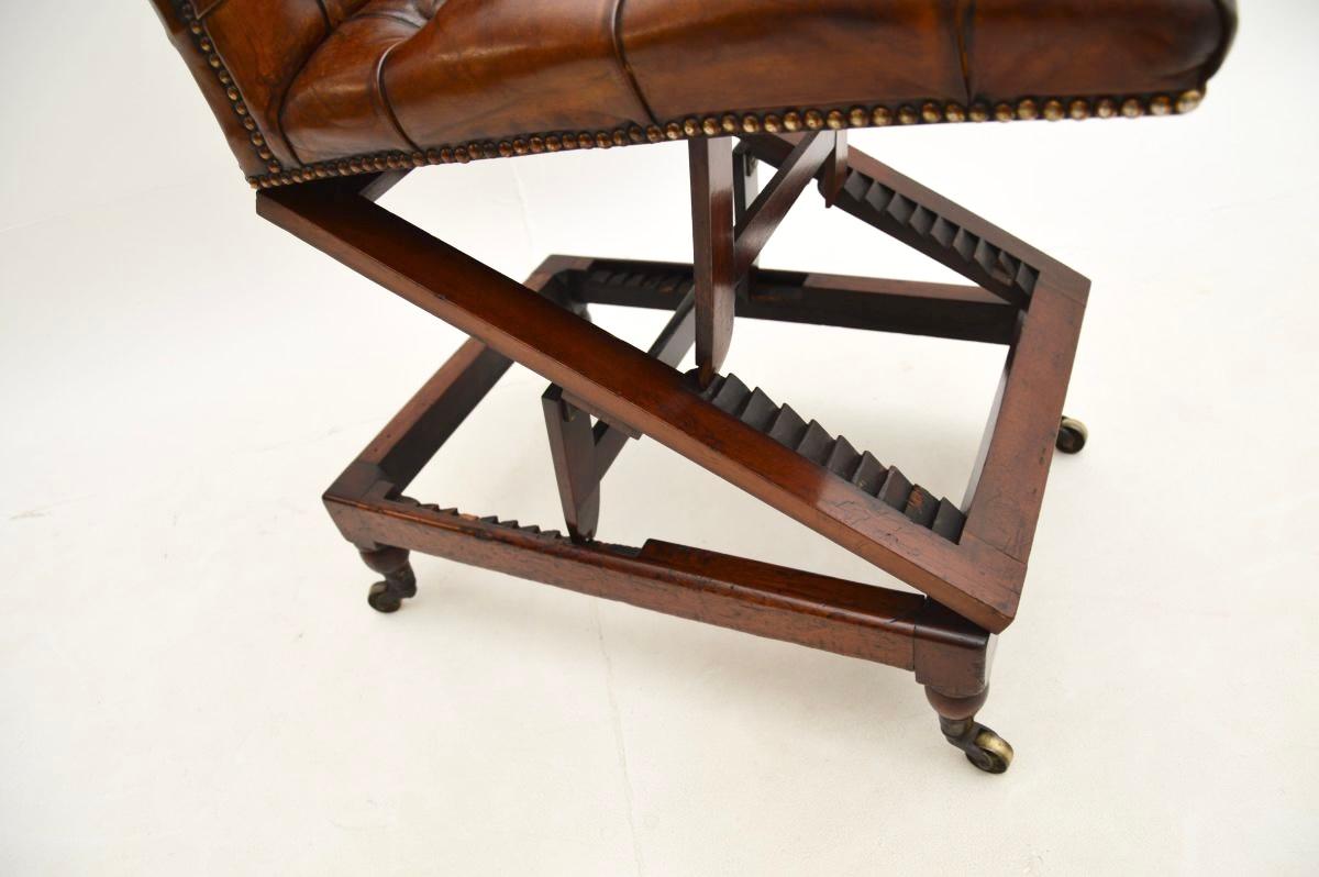 Antiquité Victorienne Tabouret de Goutte Métamorphique en cuir en vente 4