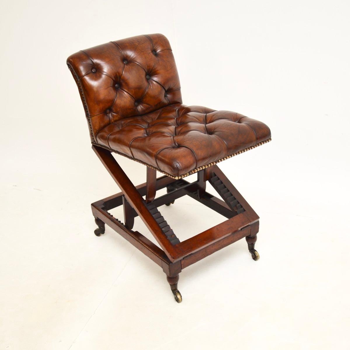 Victorien tardif Antiquité Victorienne Tabouret de Goutte Métamorphique en cuir en vente
