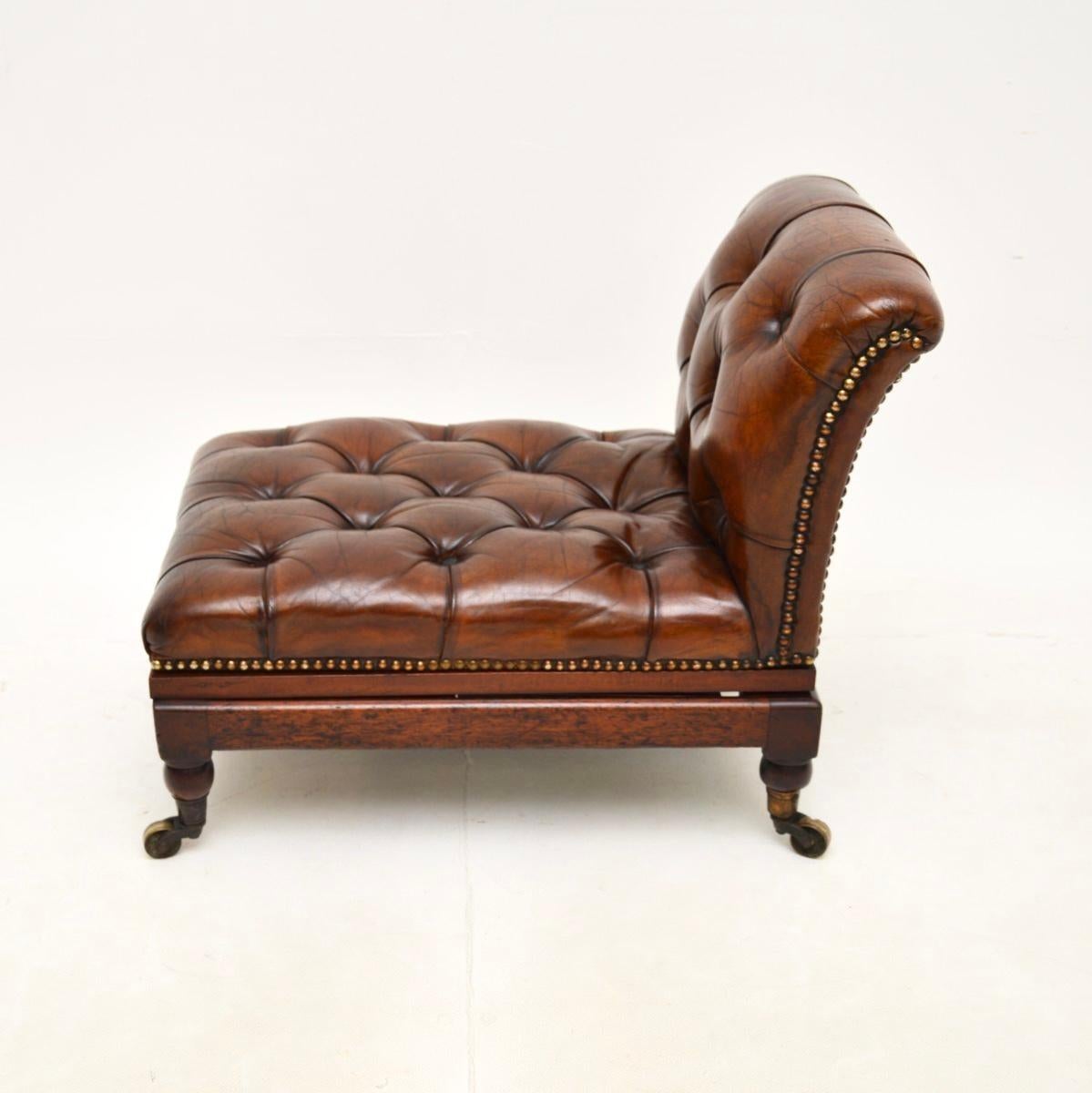 Cuir Antiquité Victorienne Tabouret de Goutte Métamorphique en cuir en vente