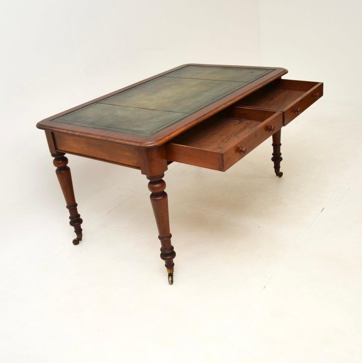 Début de l'époque victorienne Bureau / Table à écrire victorien ancien en vente
