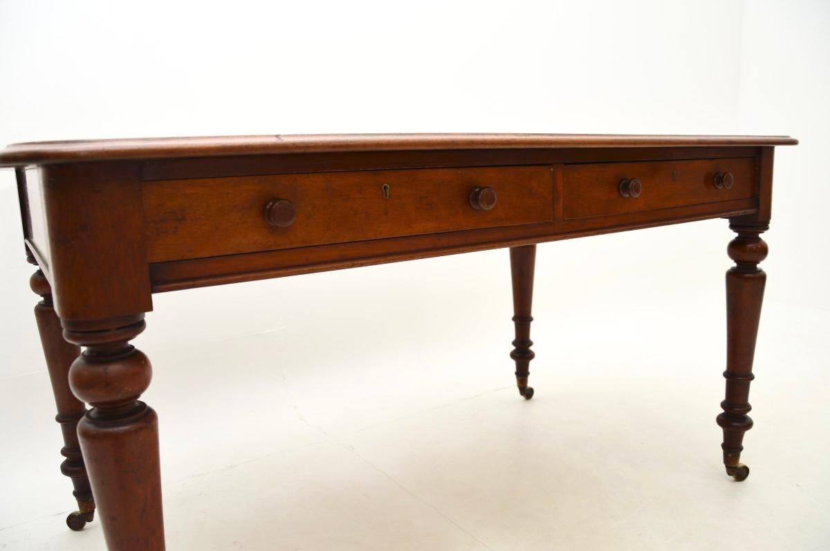 Bureau / Table à écrire victorien ancien Bon état - En vente à London, GB