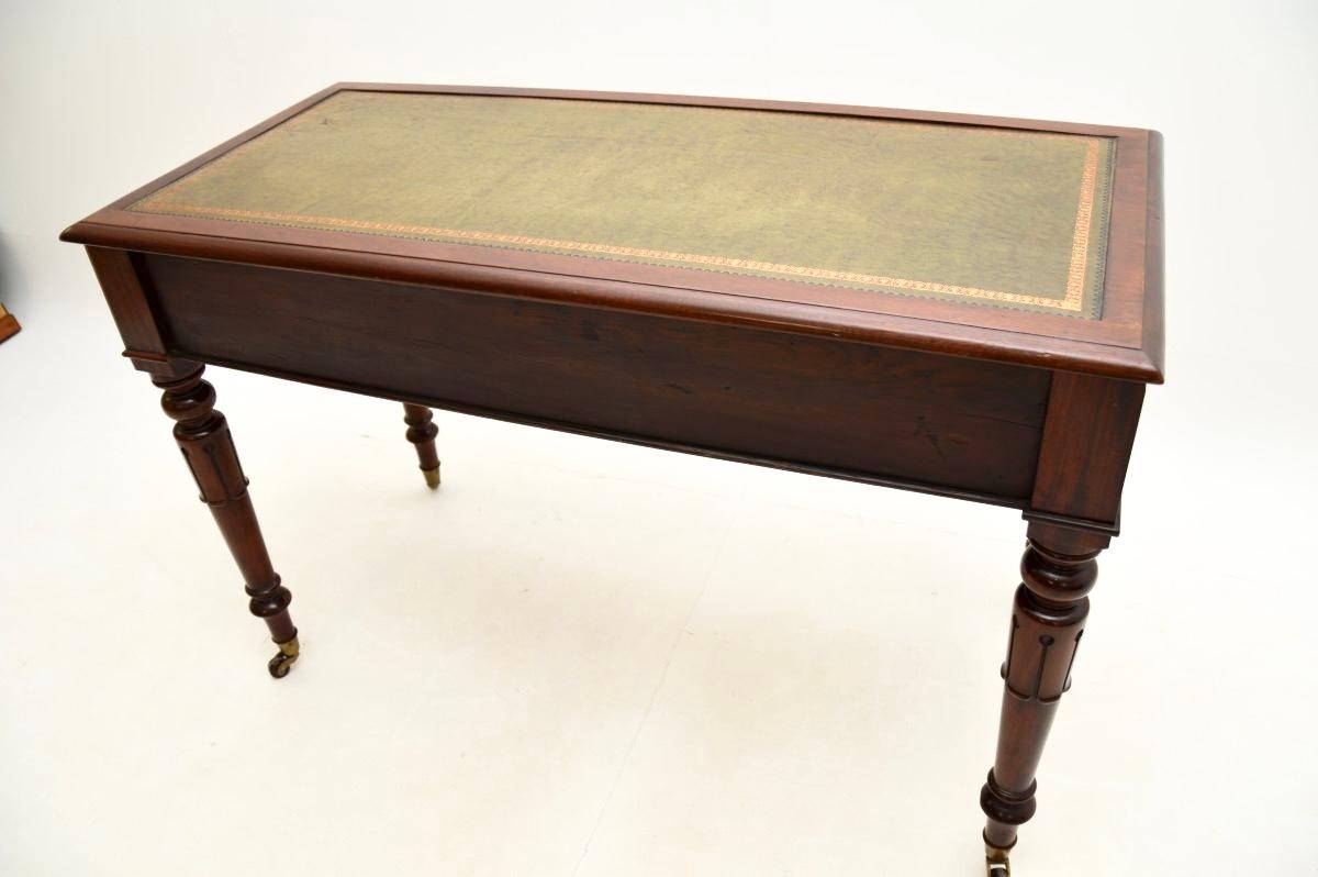 Milieu du XIXe siècle Bureau / Table à écrire victorien ancien
