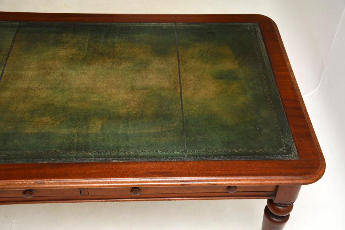 Bureau / Table à écrire victorien ancien en vente 1