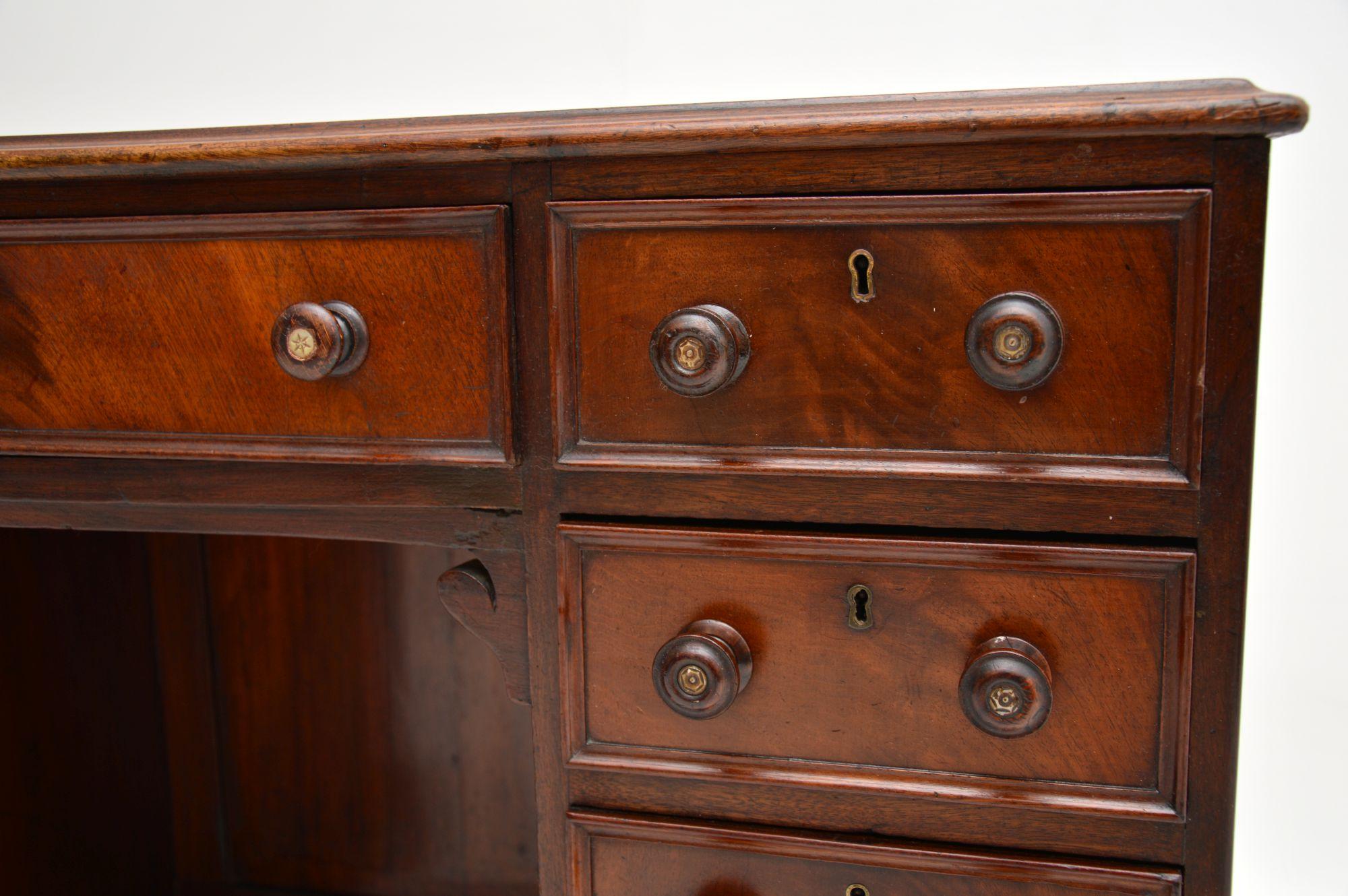 Antique Victorian Leather Top Knee Hole Desk For Sale 3