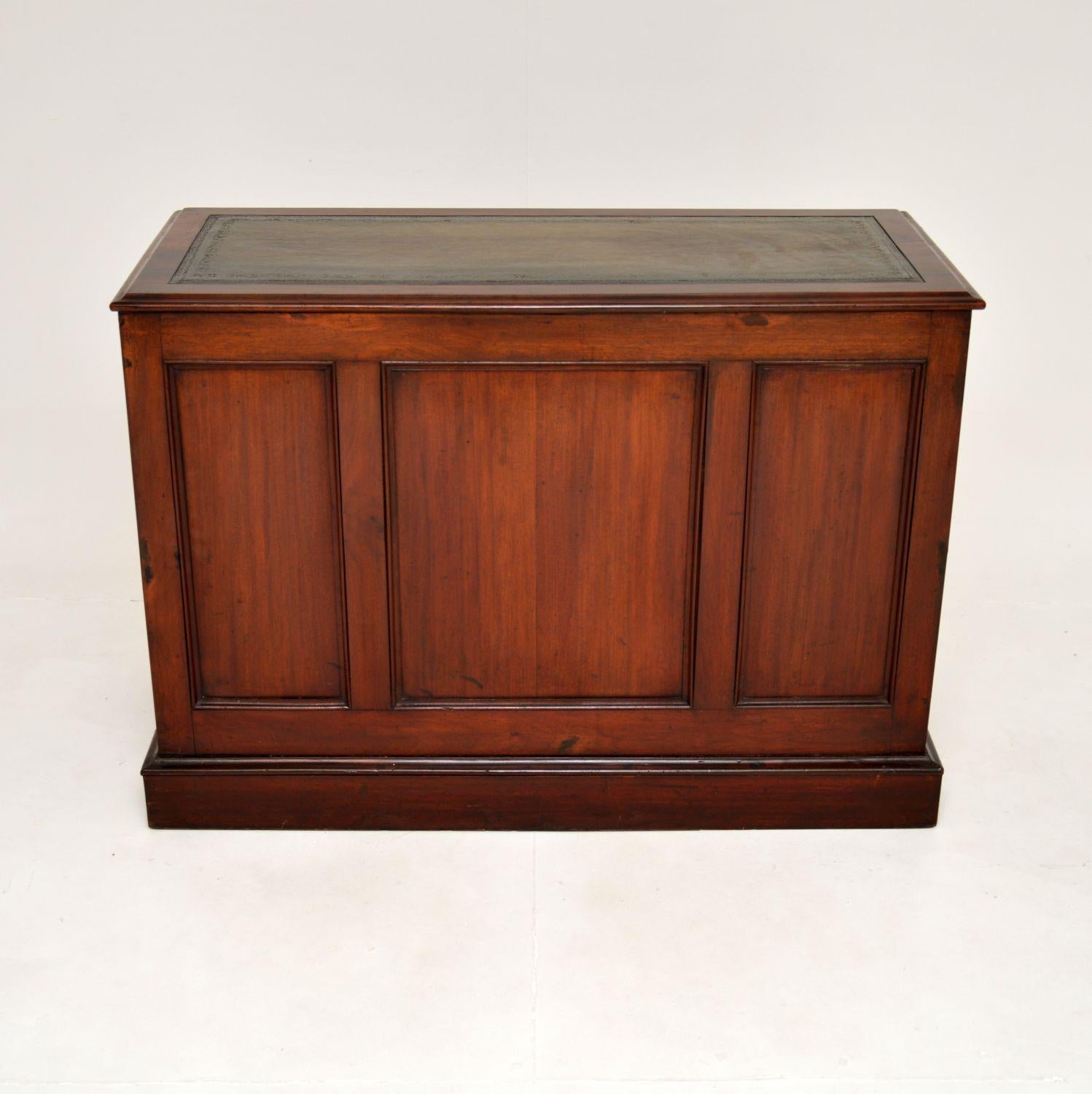 British Antique Victorian Leather Top Knee Hole Desk For Sale