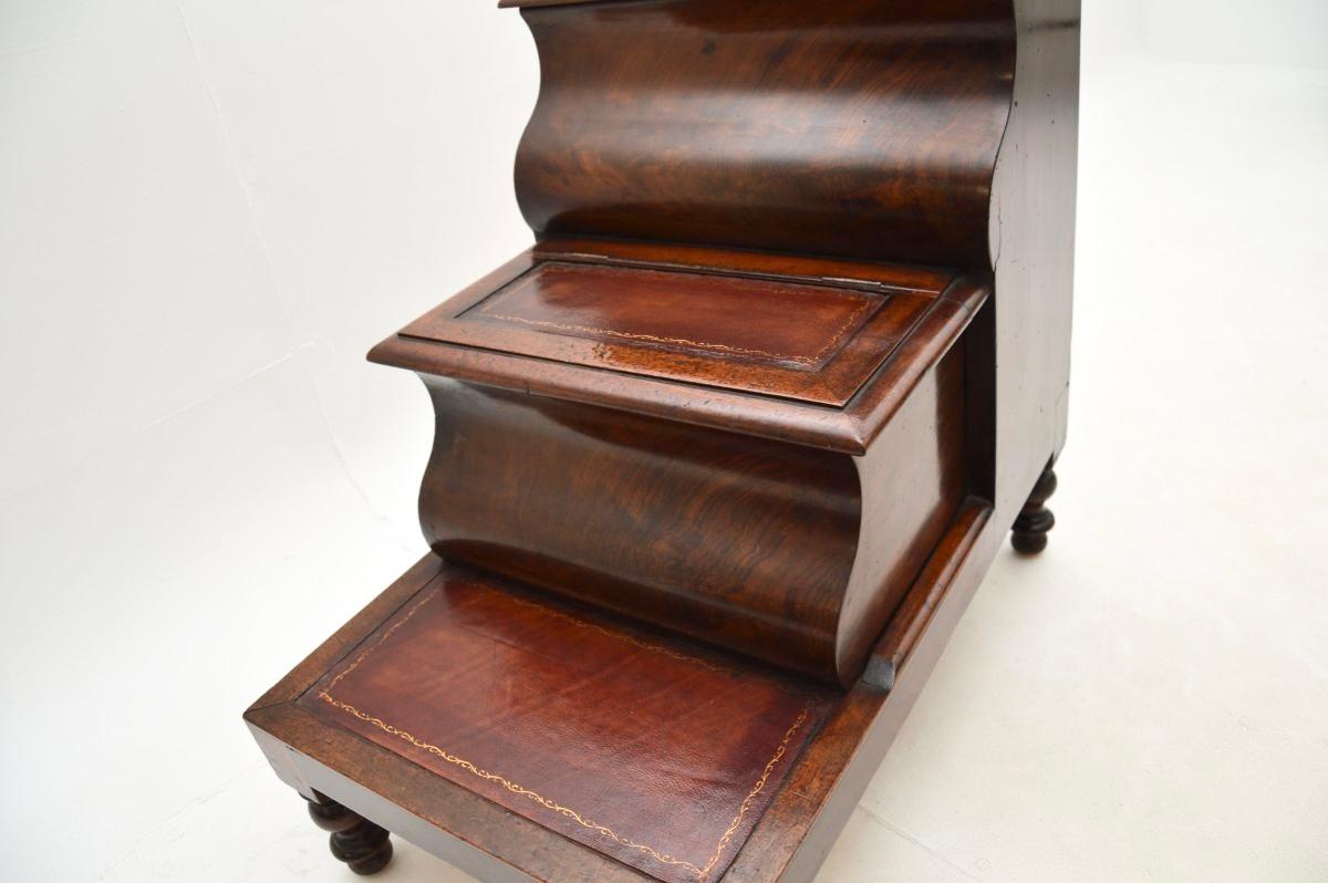 Steps de bibliothèque victoriens anciens en cuir en vente 1