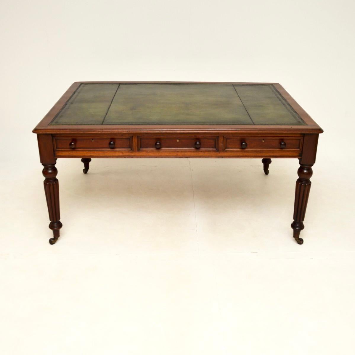 Début de l'époque victorienne Ancien bureau/table d'écriture victorien en vente