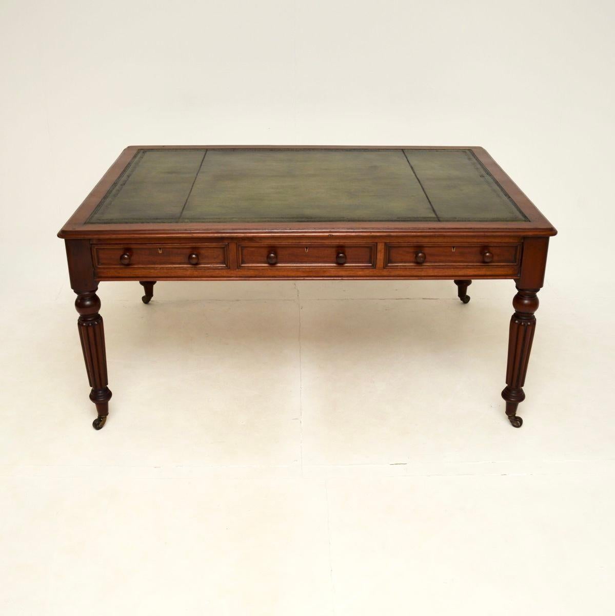 Britannique Ancien bureau/table d'écriture victorien en vente