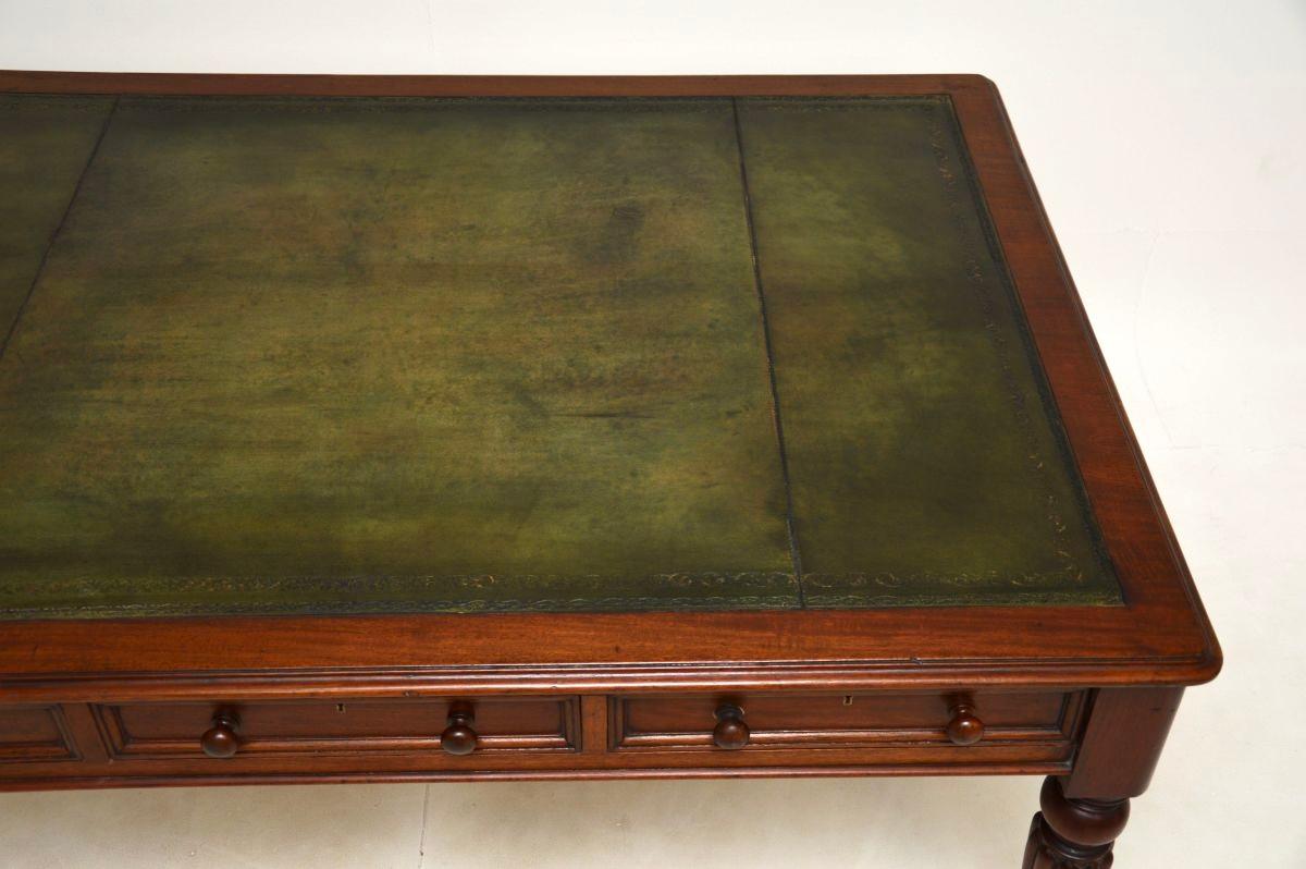 Ancien bureau/table d'écriture victorien en vente 1