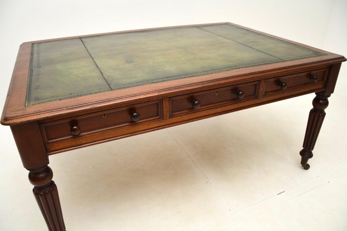 Ancien bureau/table d'écriture victorien en vente 2