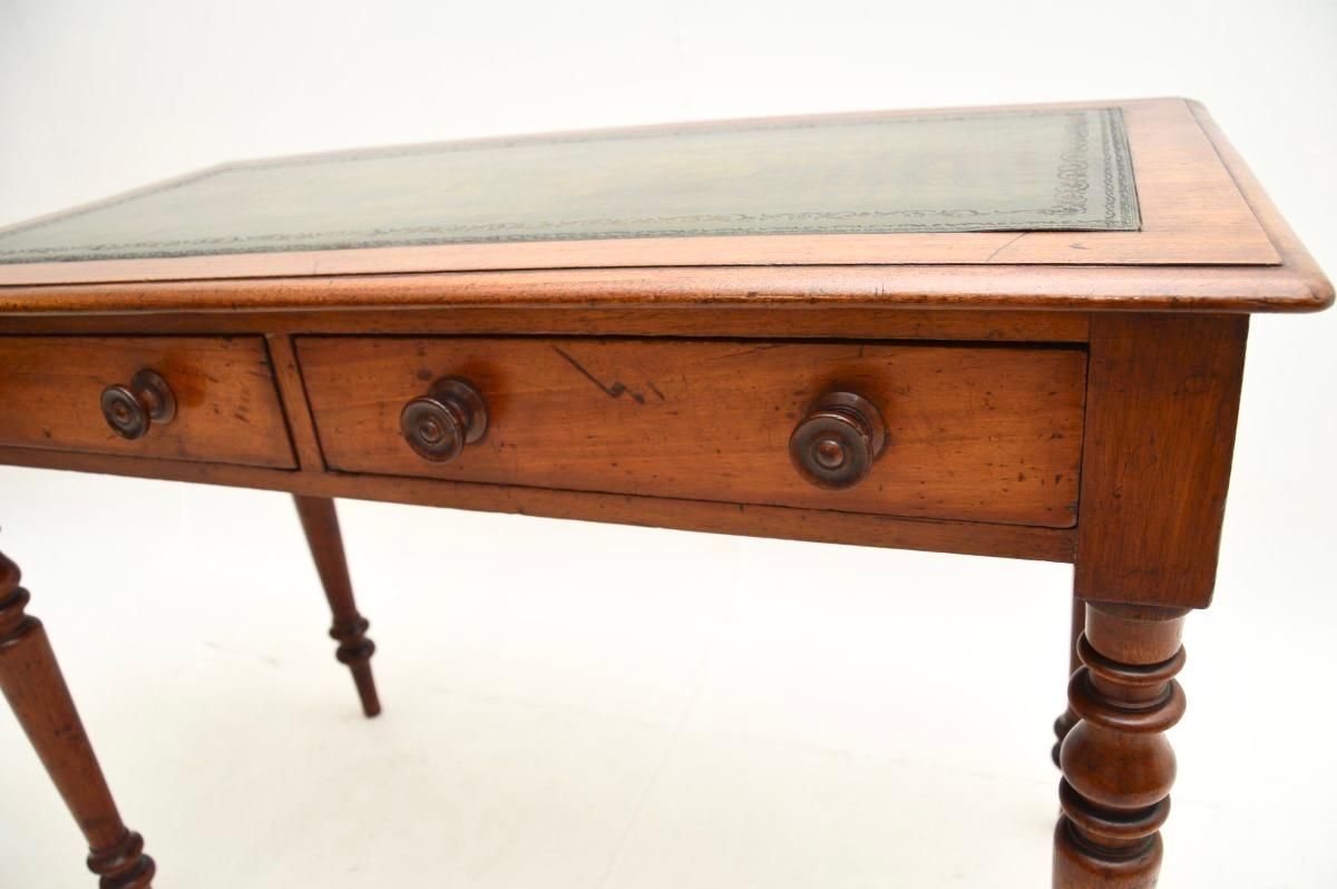 Ancien bureau victorien à dessus en cuir 2