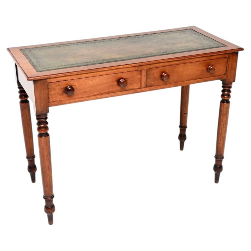 Ancien bureau victorien à dessus en cuir
