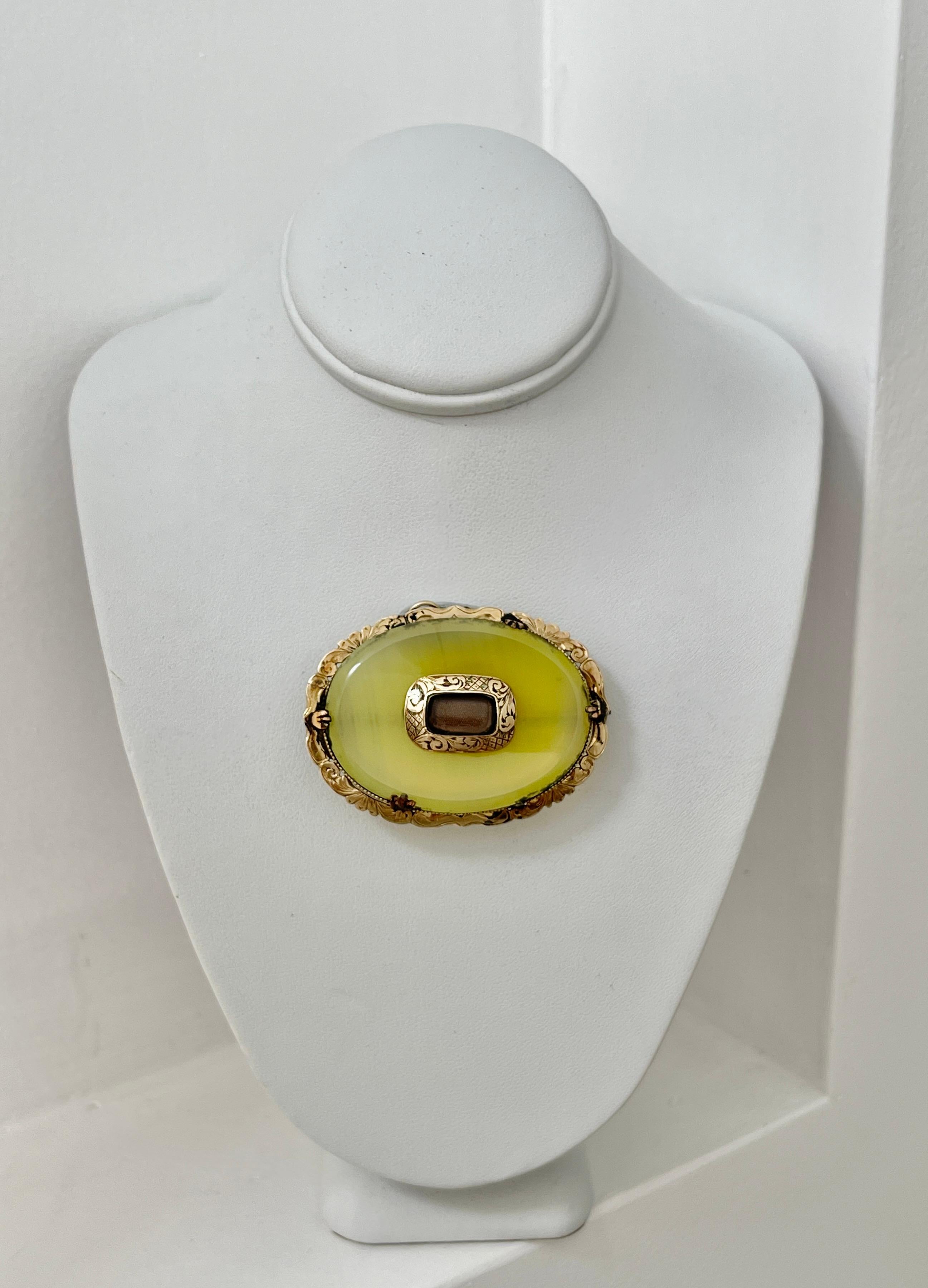 Antique Victorian Lemon Banded Agate Mourning Brooch Pendant Hair Work c1890s In Fair Condition For Sale In Mona Vale, NSW
