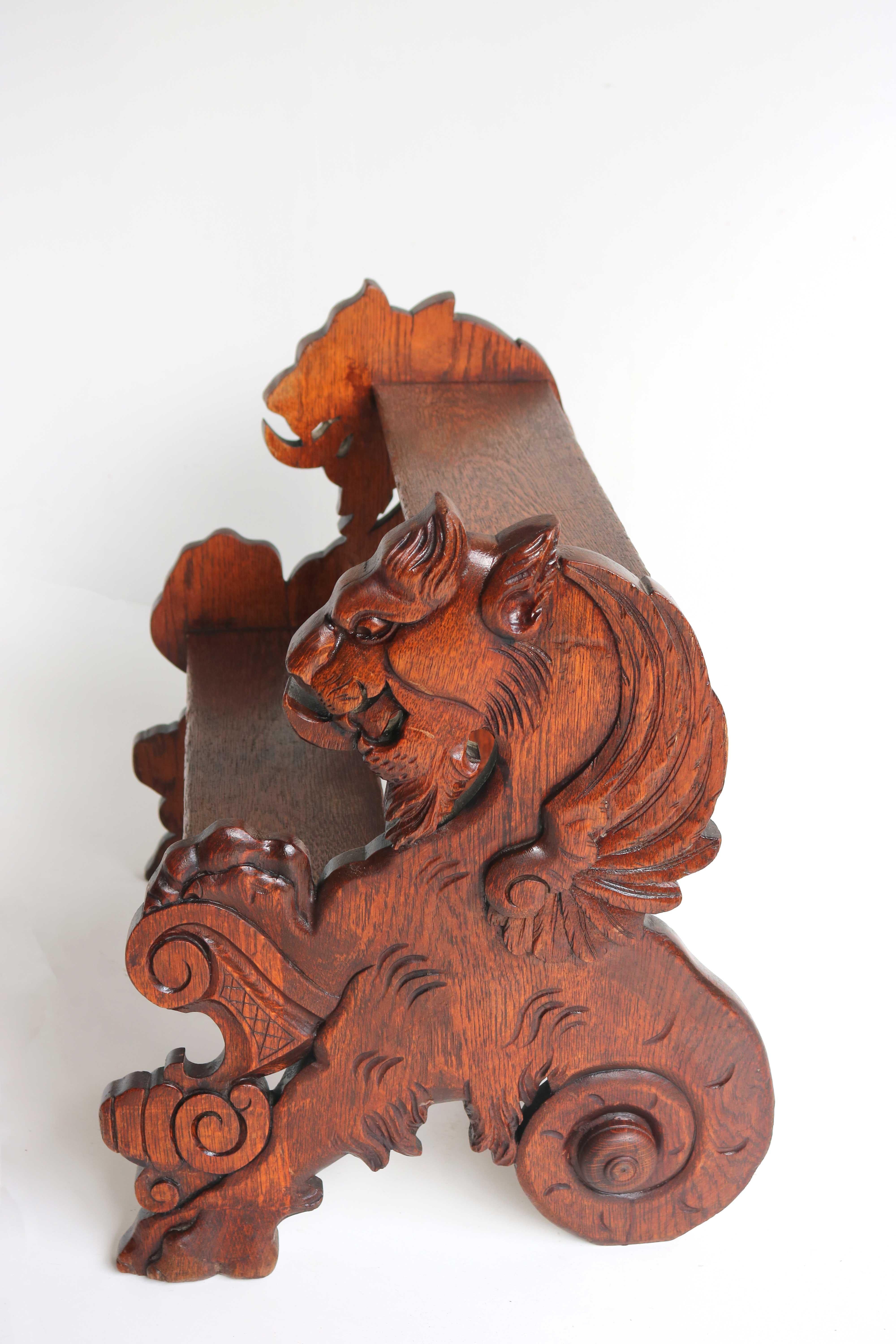 Antique Victorian Library Stairs / Bed Steps 19th Century Carved Oak Ladder Lion In Good Condition In Ijzendijke, NL