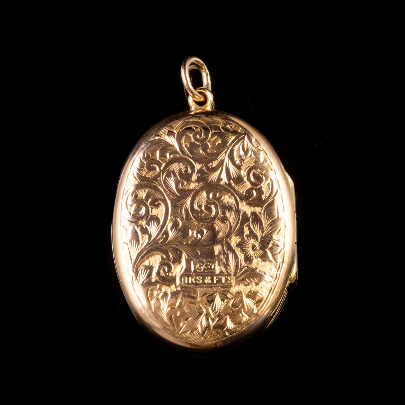 Antique Victorian Locket 9 Carat Rose Gold, circa 1890 In Good Condition For Sale In Lancaster, Lancashire