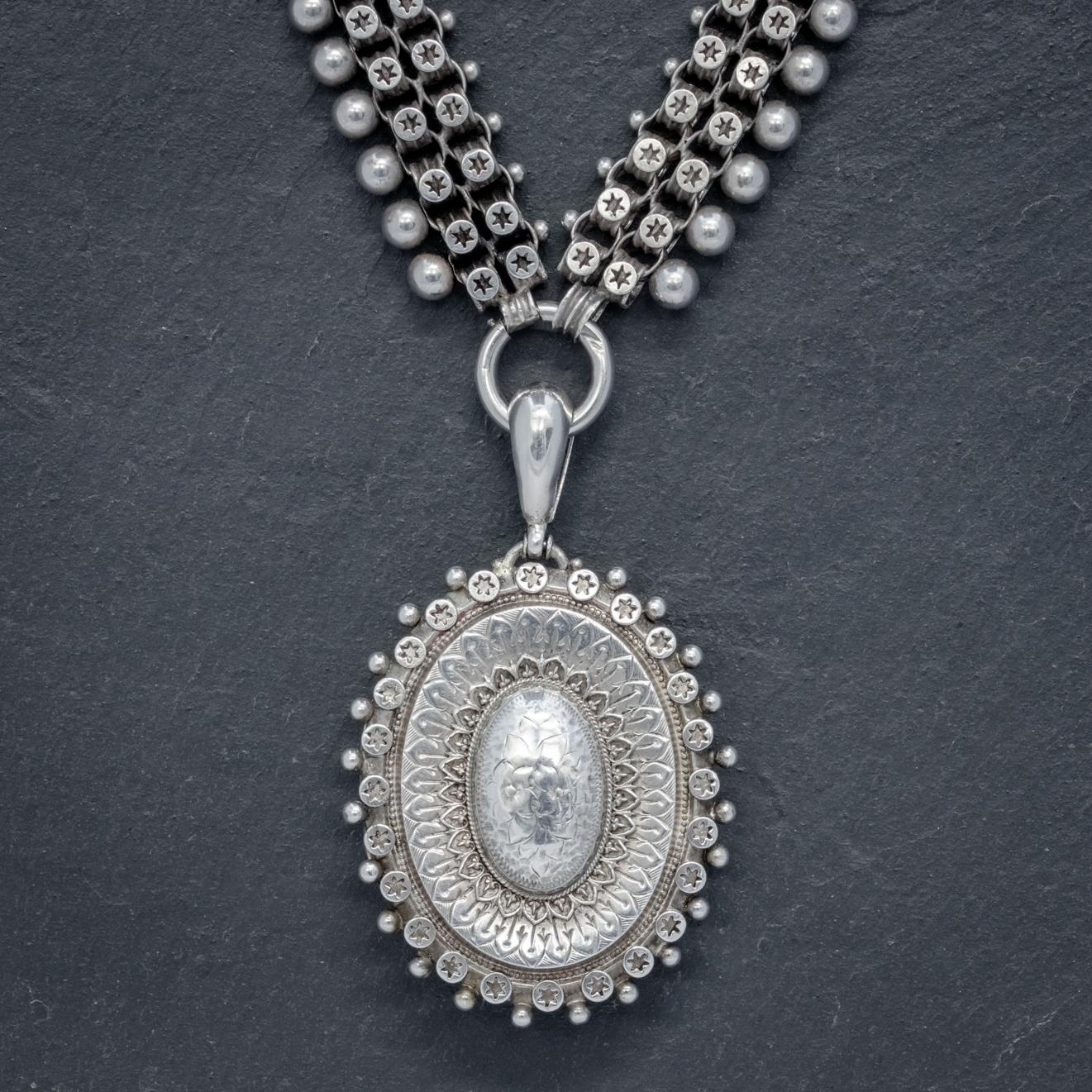 Late Victorian Antique Victorian Locket Collar Silver Necklace, circa 1880 For Sale