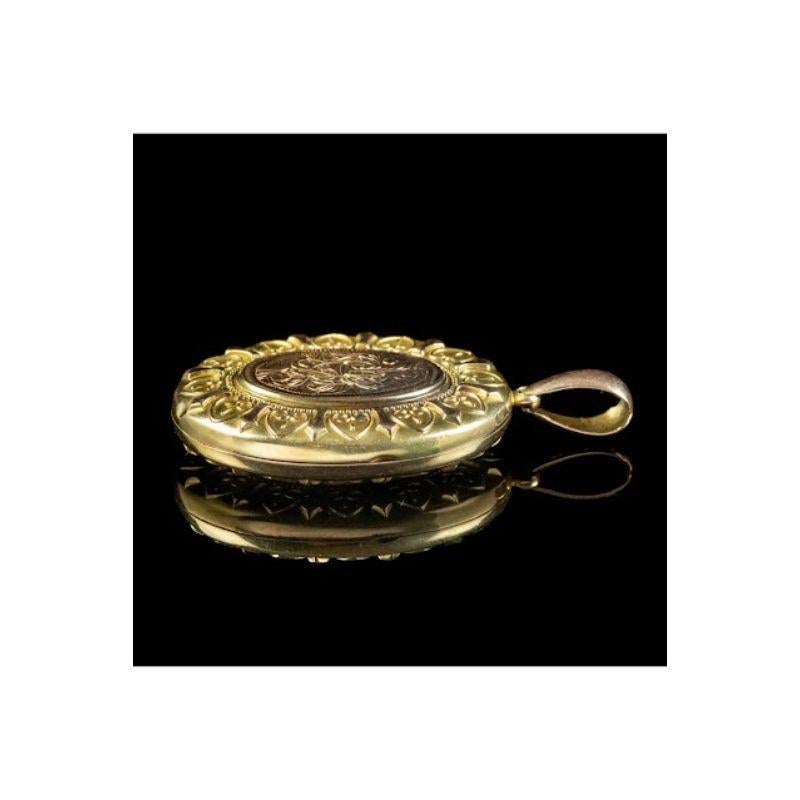 Antikes viktorianisches Medaillon aus 15 Karat Gold, um 1890 Damen im Angebot