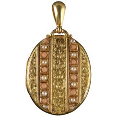 Antique Victorian Locket Pearl Coral 18 Carat Gold Forget Me Not, circa 1870