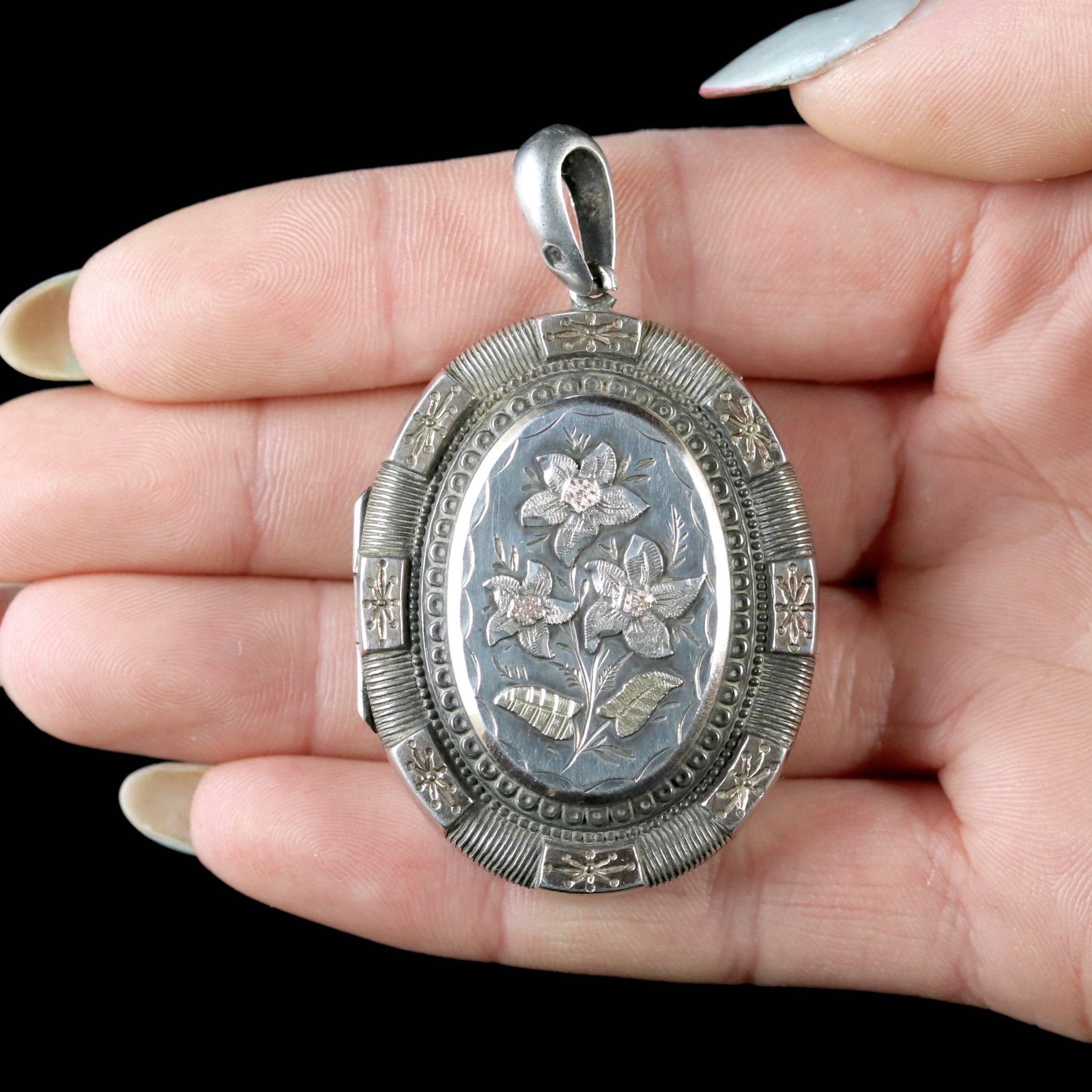 Antique Victorian Locket Silver Gold Forget Me Not, circa 1900 4