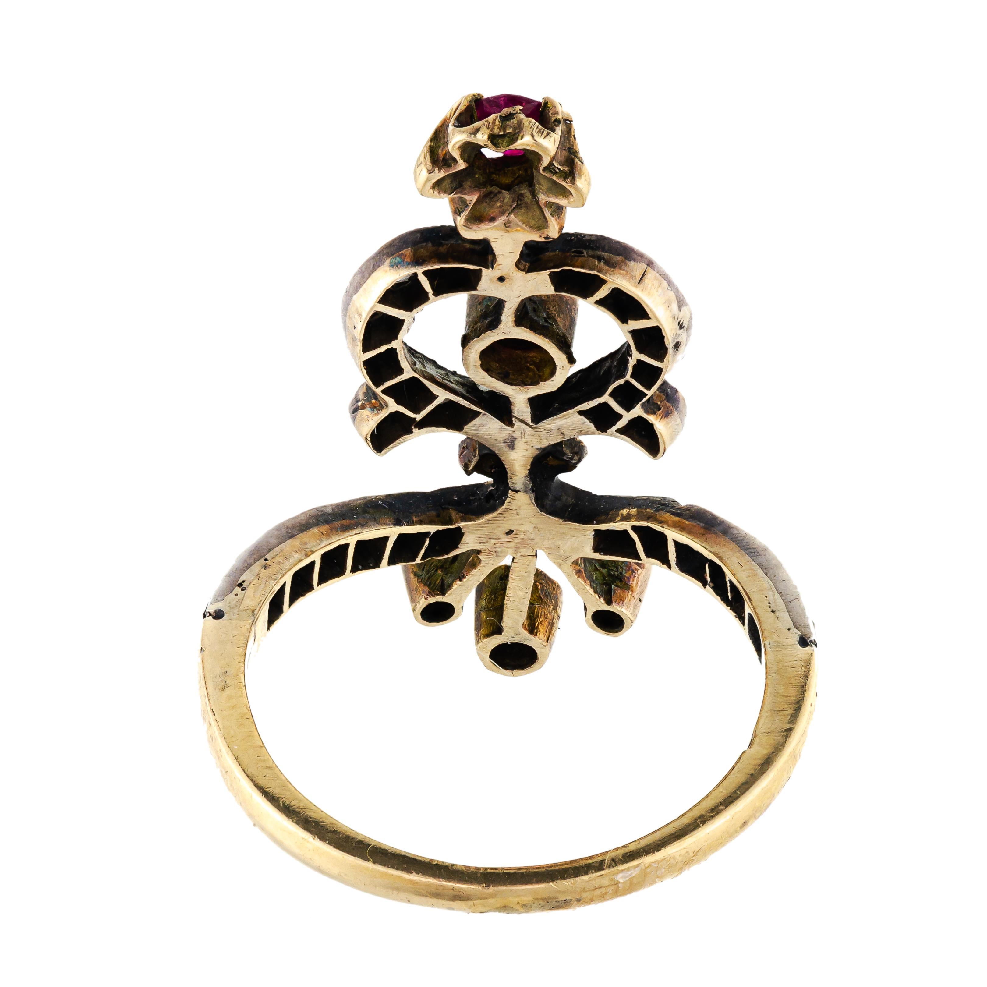 Antique Victorian Long Ring of a Floral Spray Design In Good Condition For Sale In Wheaton, IL