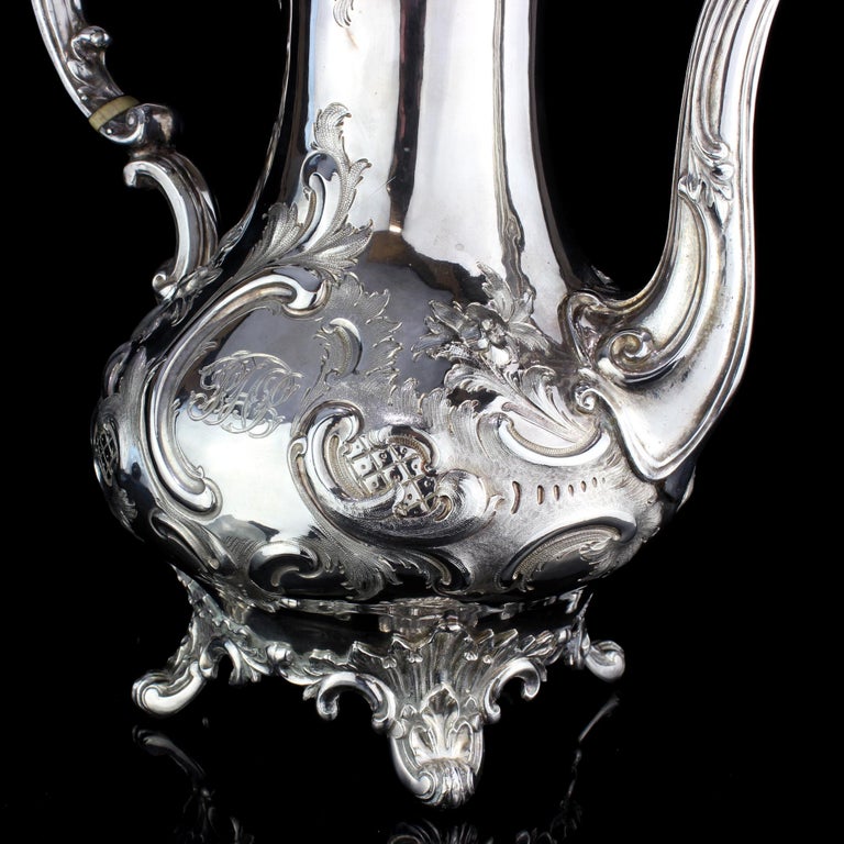 Antique Victorian Louis Style Sterling Silver Coffee / Tea Pot, London, 1858 In Good Condition For Sale In Braintree, GB