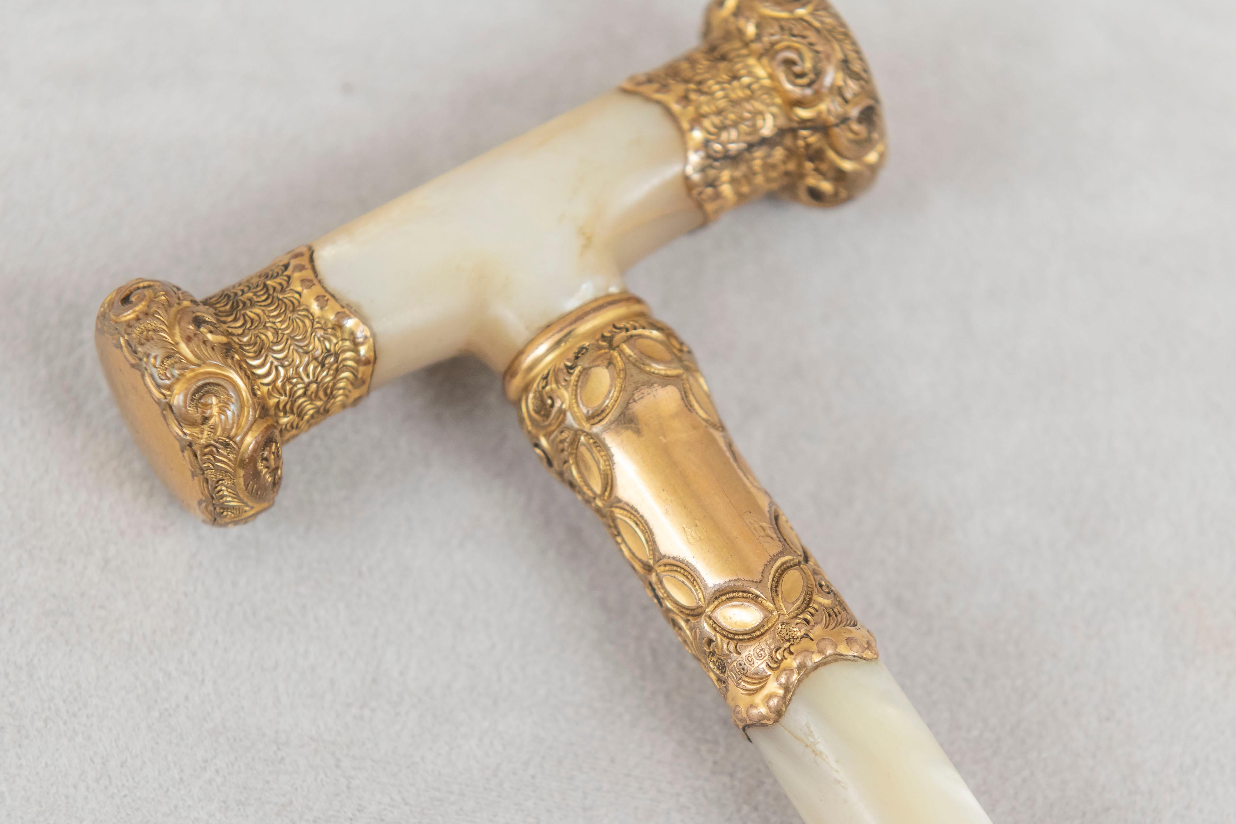 Fait main Verre grossissant victorien ancien, nacre, rempli d'or 18 carats, vers 1890 en vente