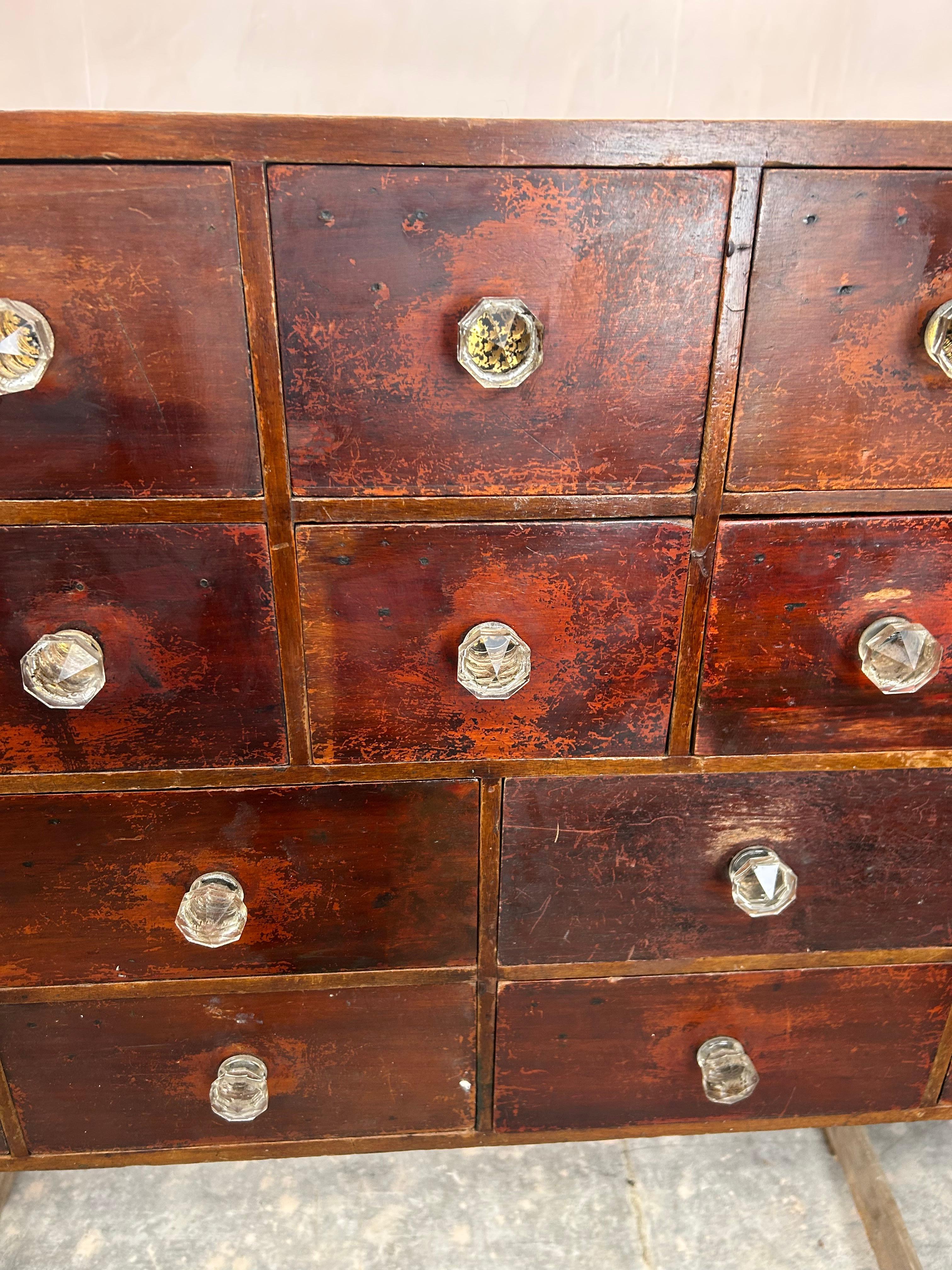 Inglese Antico banco di cassetti in mogano vittoriano per farmacia in vendita