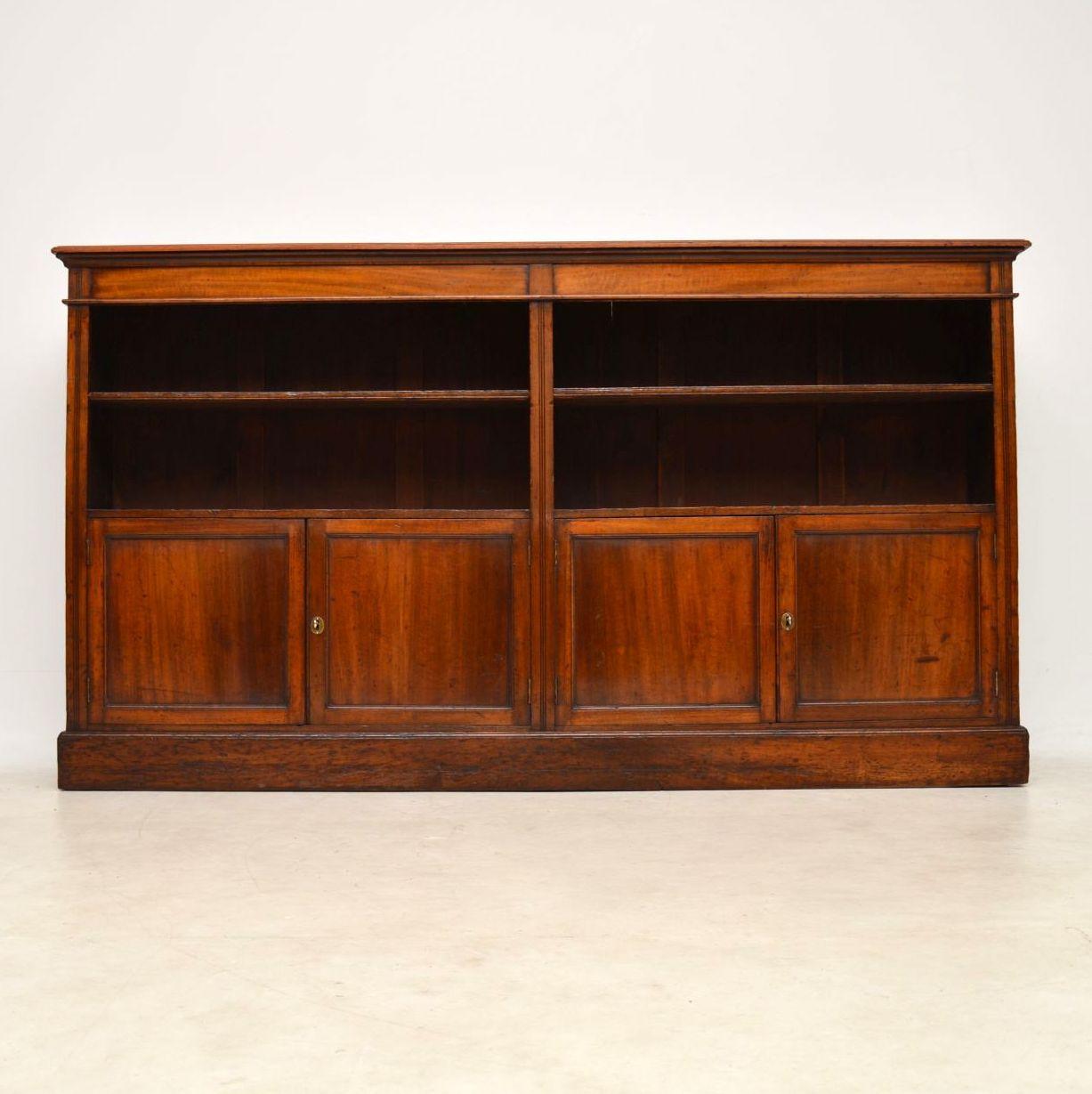 Antique Victorian Mahogany Bookcase In Excellent Condition In London, GB
