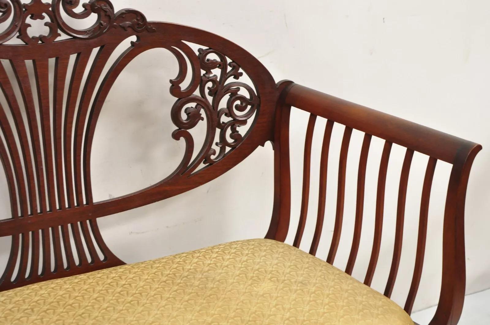 Antique Victorian Mahogany Carve Fretwork Sofa Parlor Bench Settee Loveseat In Good Condition In Philadelphia, PA