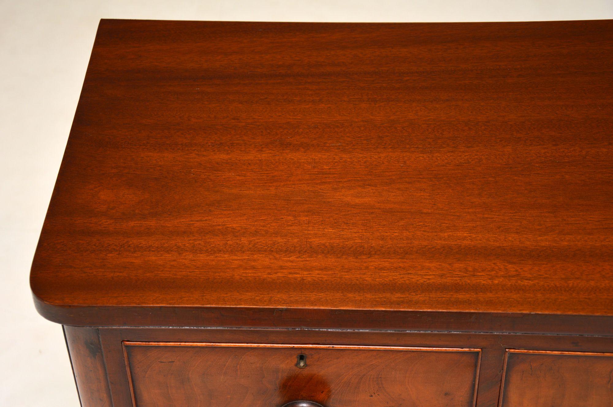 English Antique Victorian Mahogany Chest of Drawers