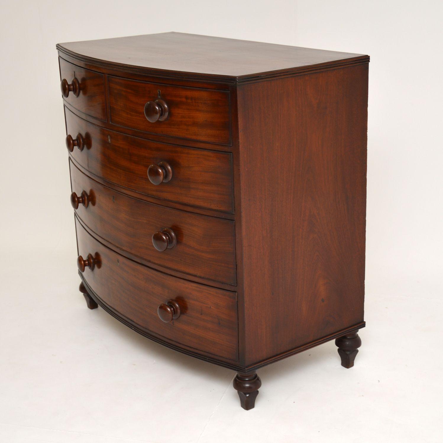 English Antique Victorian Mahogany Chest of Drawers