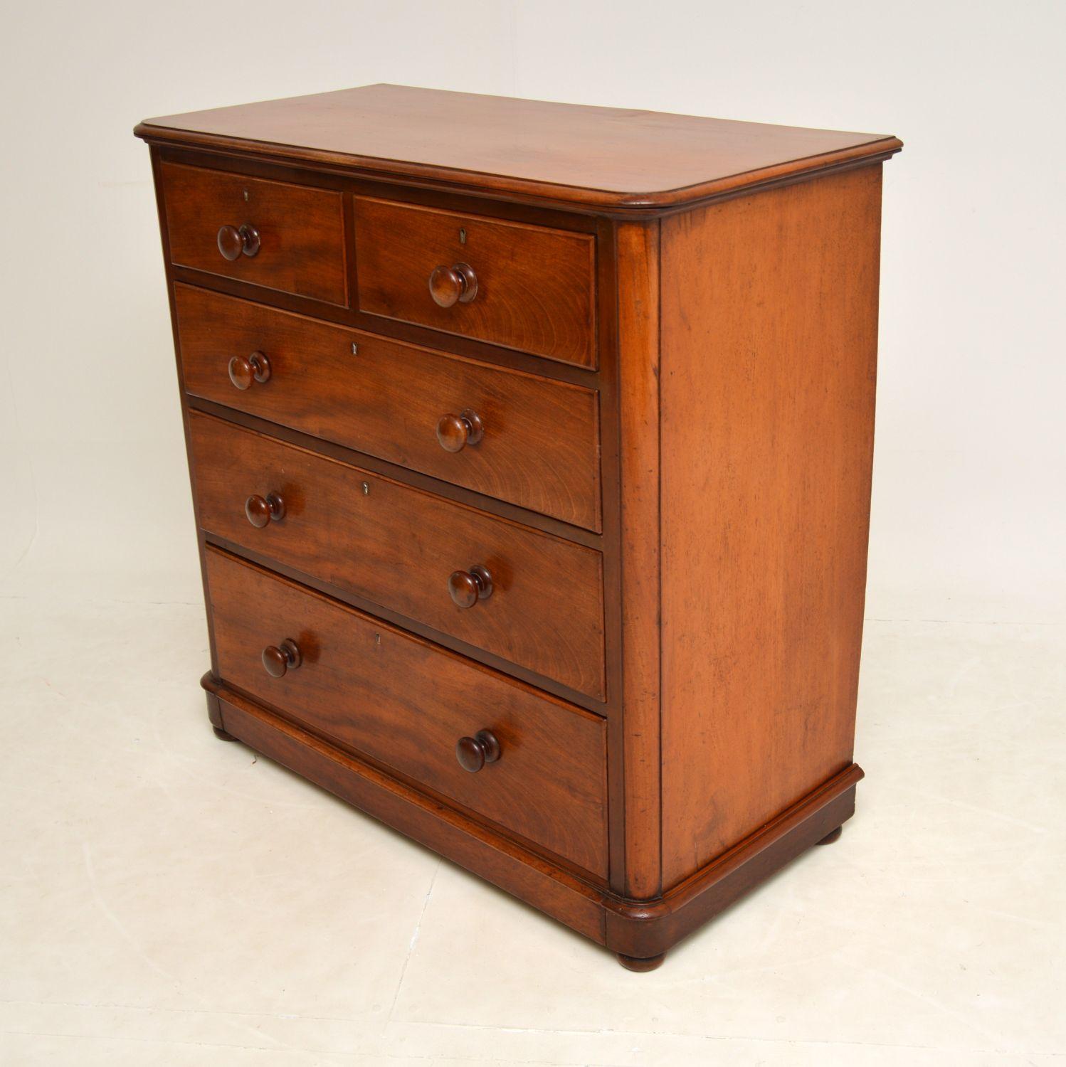 English Antique Victorian Mahogany Chest of Drawers