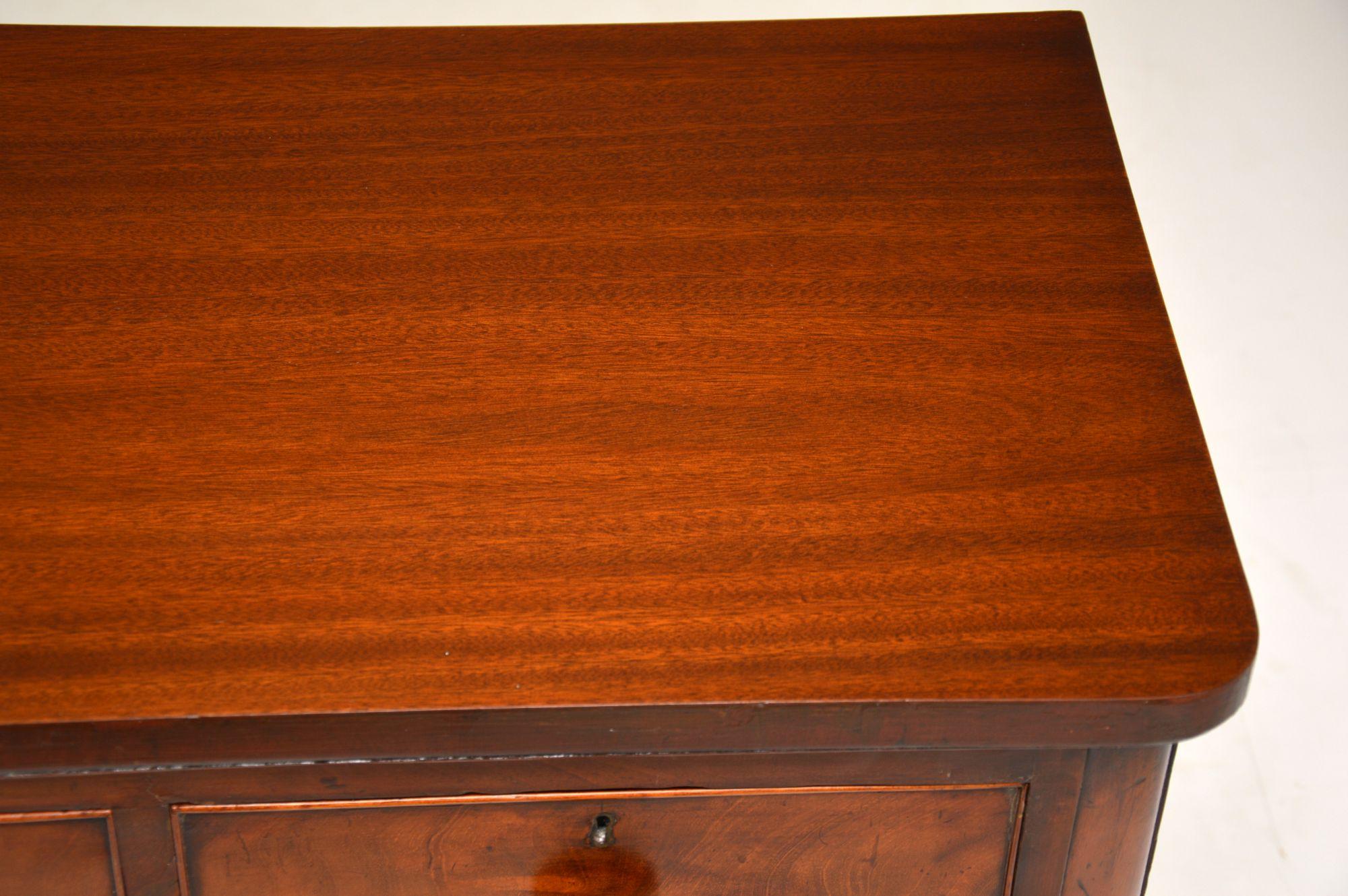 Antique Victorian Mahogany Chest of Drawers In Good Condition In London, GB