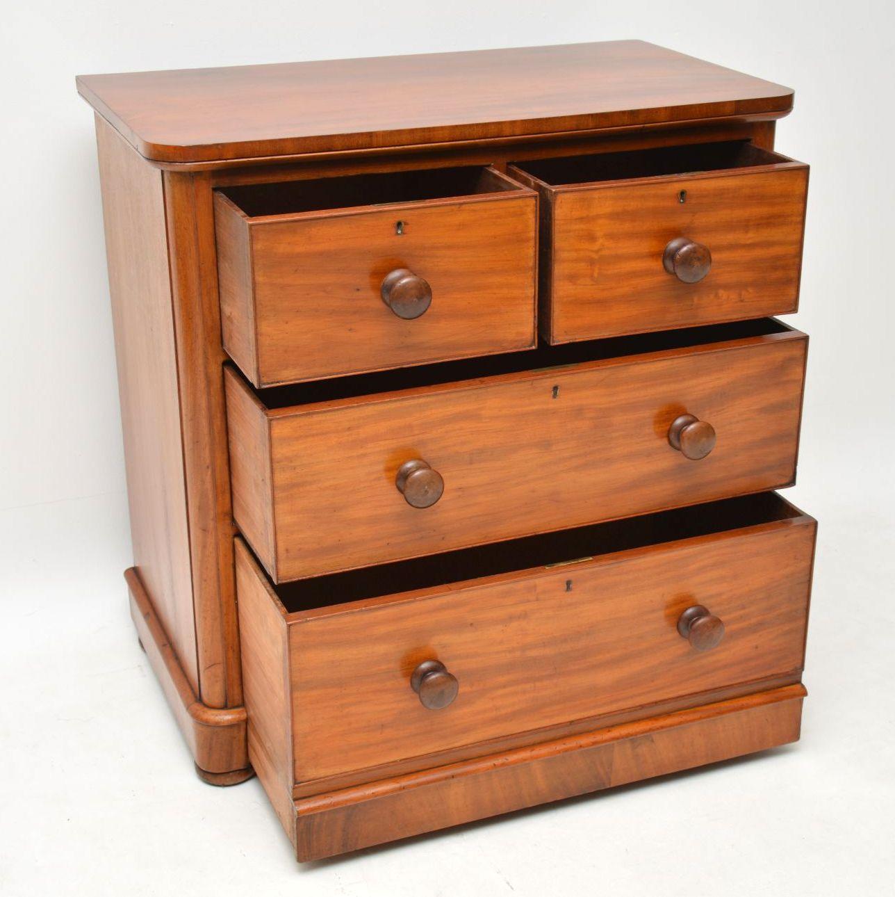 English Antique Victorian Mahogany Chest of Drawers