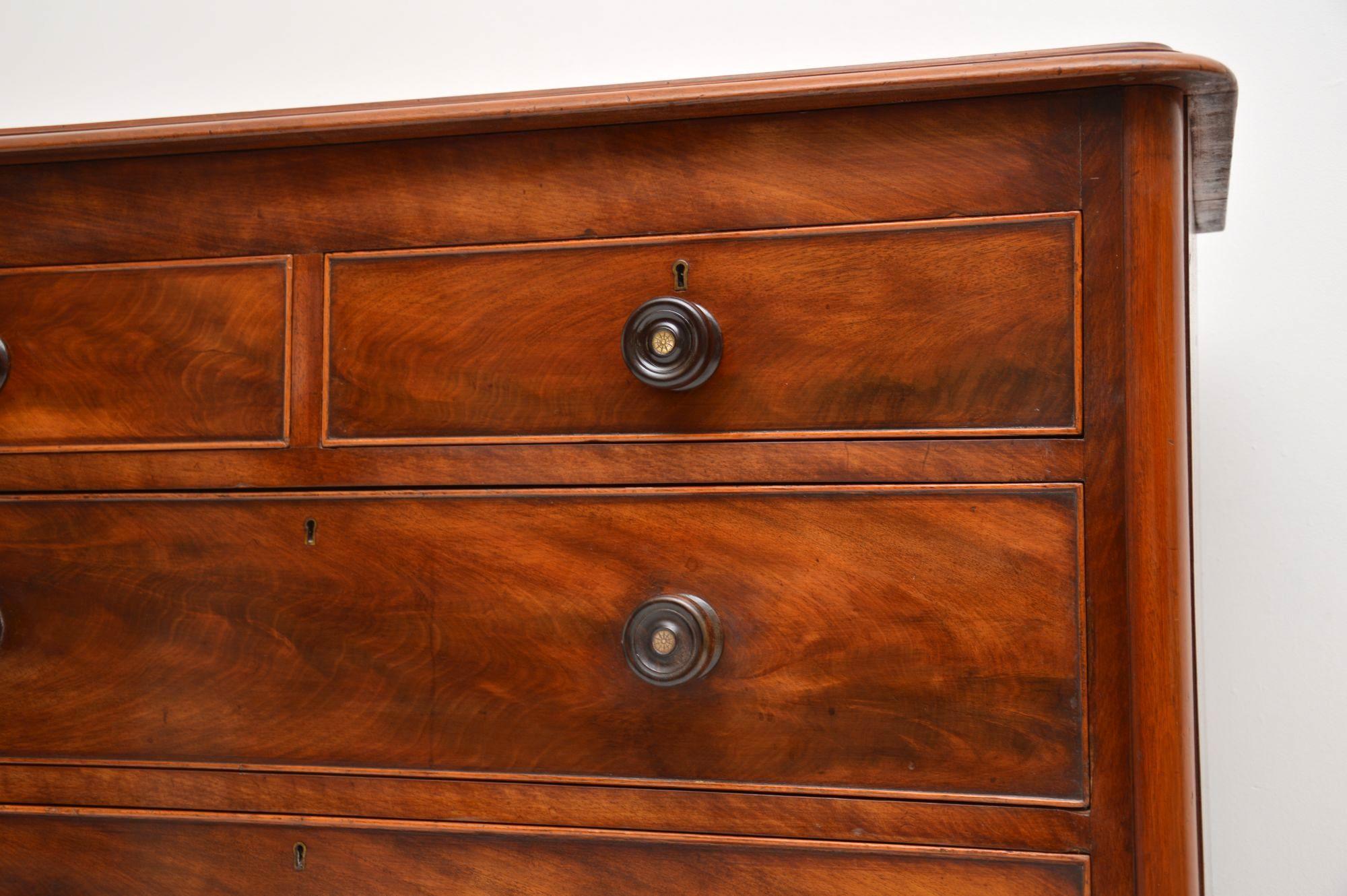 Antique Victorian Mahogany Chest of Drawers In Good Condition In London, GB