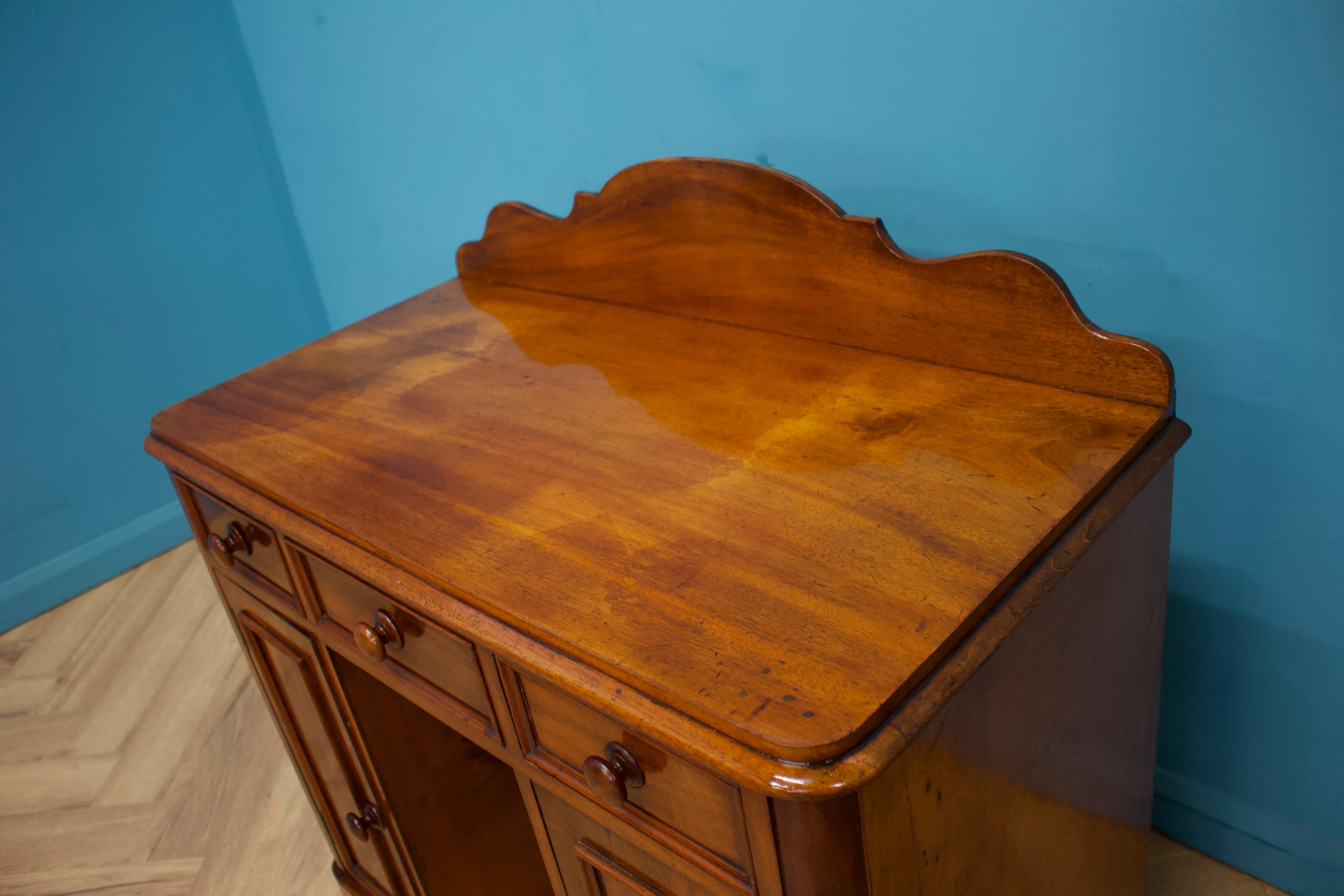 Ancien bureau compact victorien en acajou, années 1880 Bon état - En vente à South Shields, GB