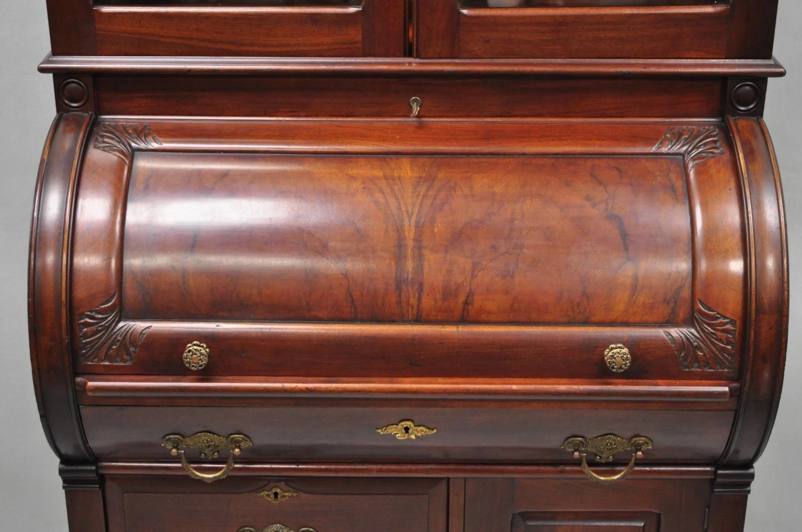 Antique Victorian Mahogany Cylinder Roll Top Bookcase Secretary Desk Cabinet In Good Condition For Sale In Philadelphia, PA