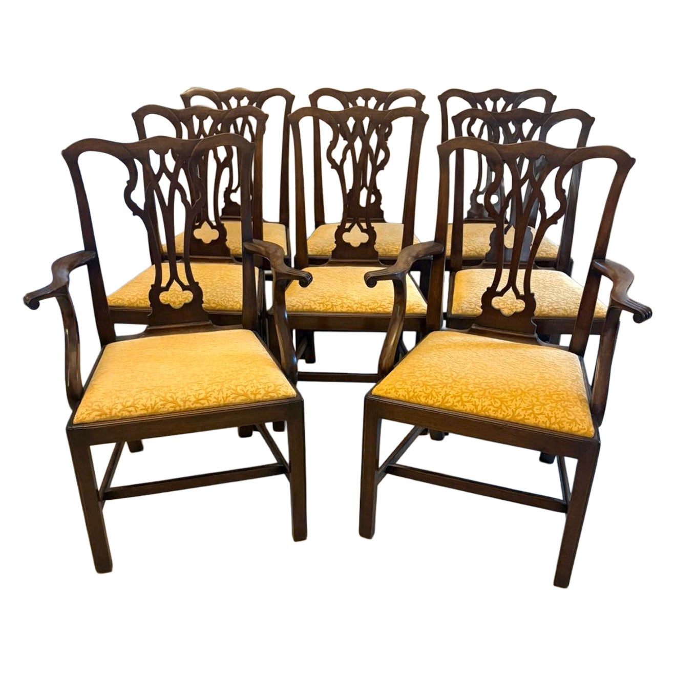 What is a carver dining chair?