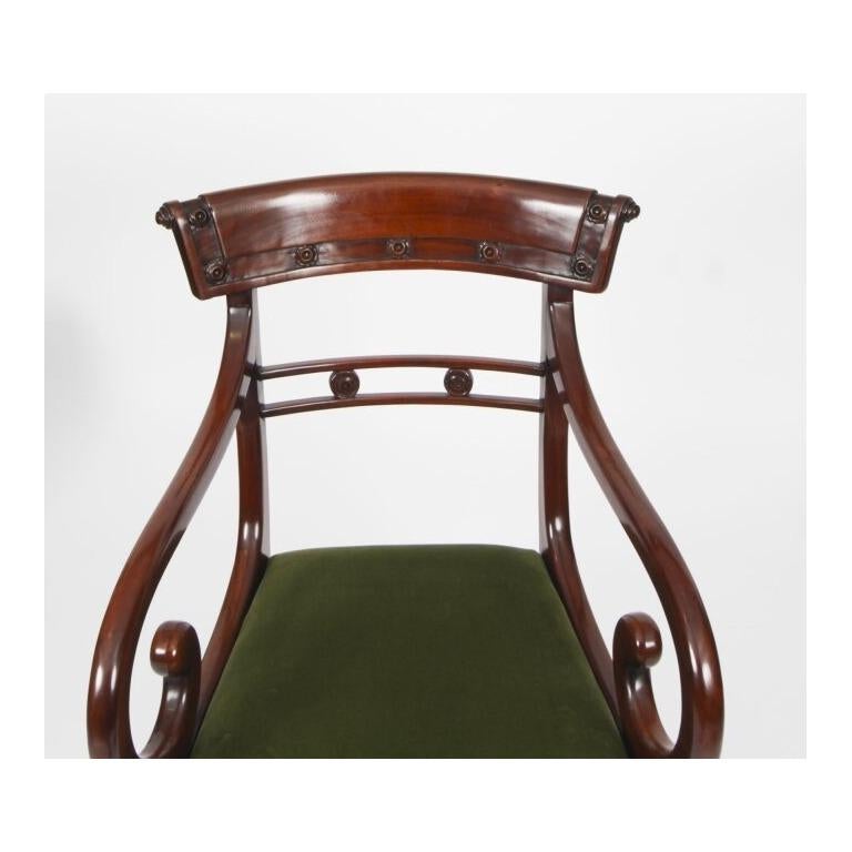 Antique Victorian Mahogany Dining Tabl 19th C & 12 Bar back dining chairs For Sale 11