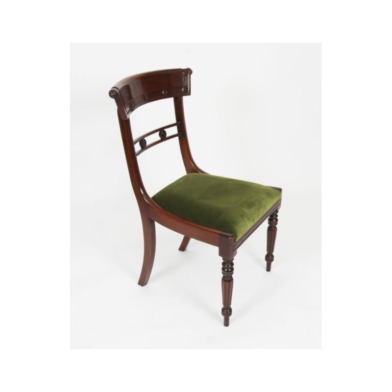 Antique Victorian Mahogany Dining Tabl 19th C & 12 Bar back dining chairs For Sale 12