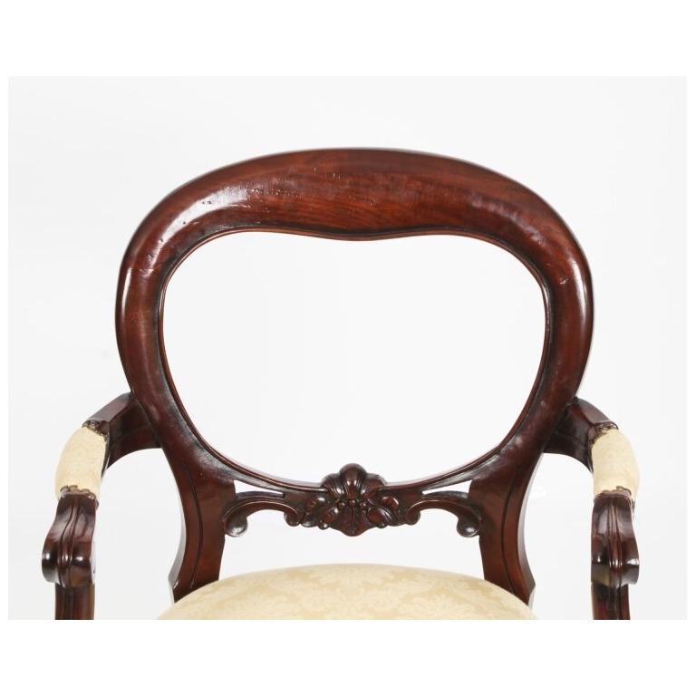 Antique Victorian Mahogany Dining Table 19th C & 12 Balloon Back dining chairs For Sale 11