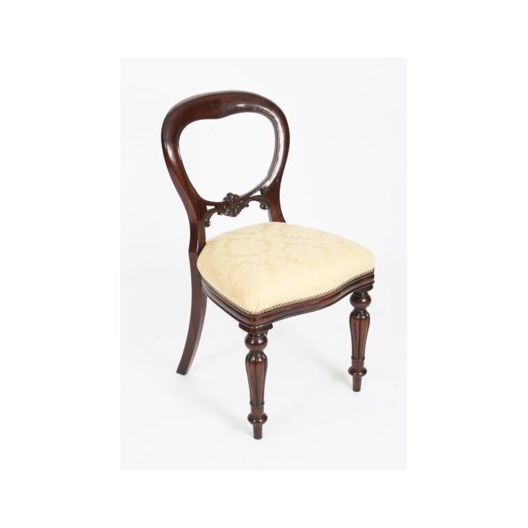 Antique Victorian Mahogany Dining Table 19th C & 12 Balloon Back dining chairs For Sale 12