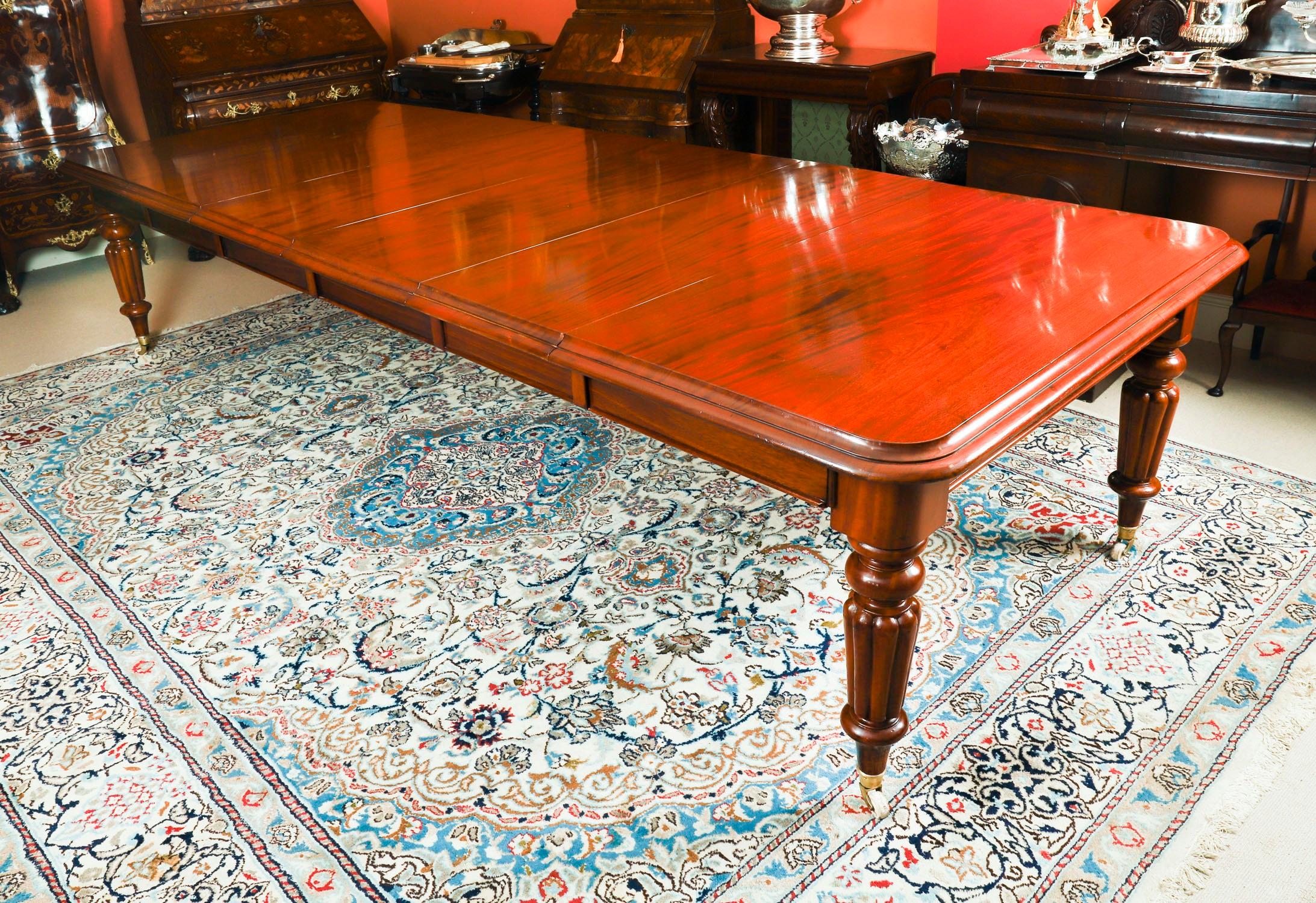 English Antique Victorian Mahogany Dining Table 19th C & 12 Balloon Back dining chairs For Sale