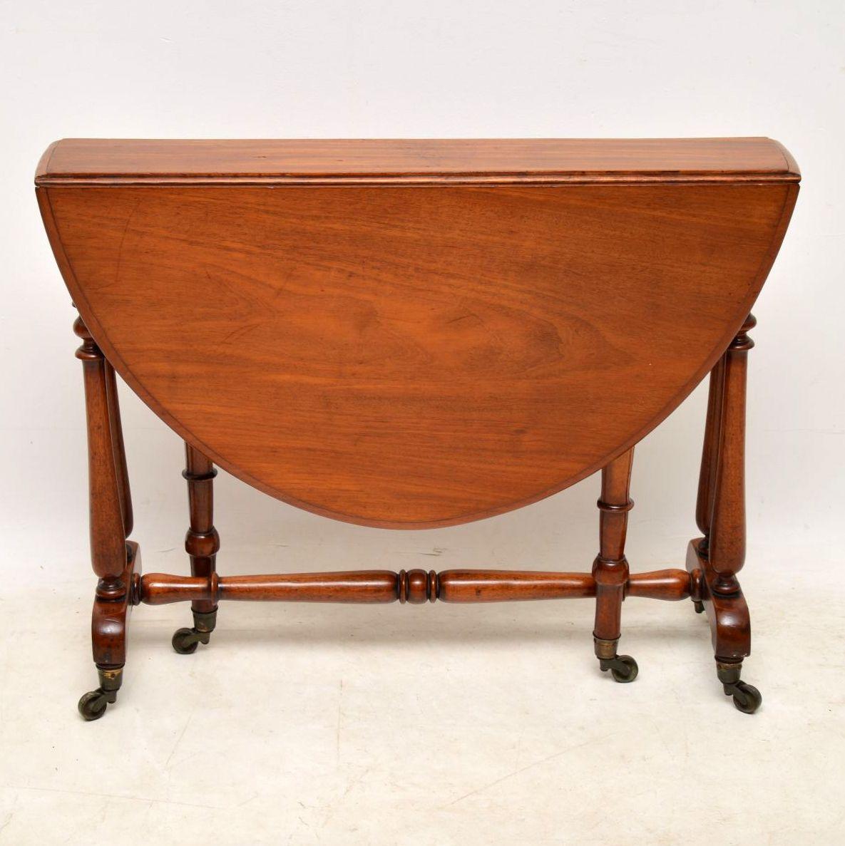 Early Victorian Antique Victorian Mahogany Drop-Leaf Sutherland Table