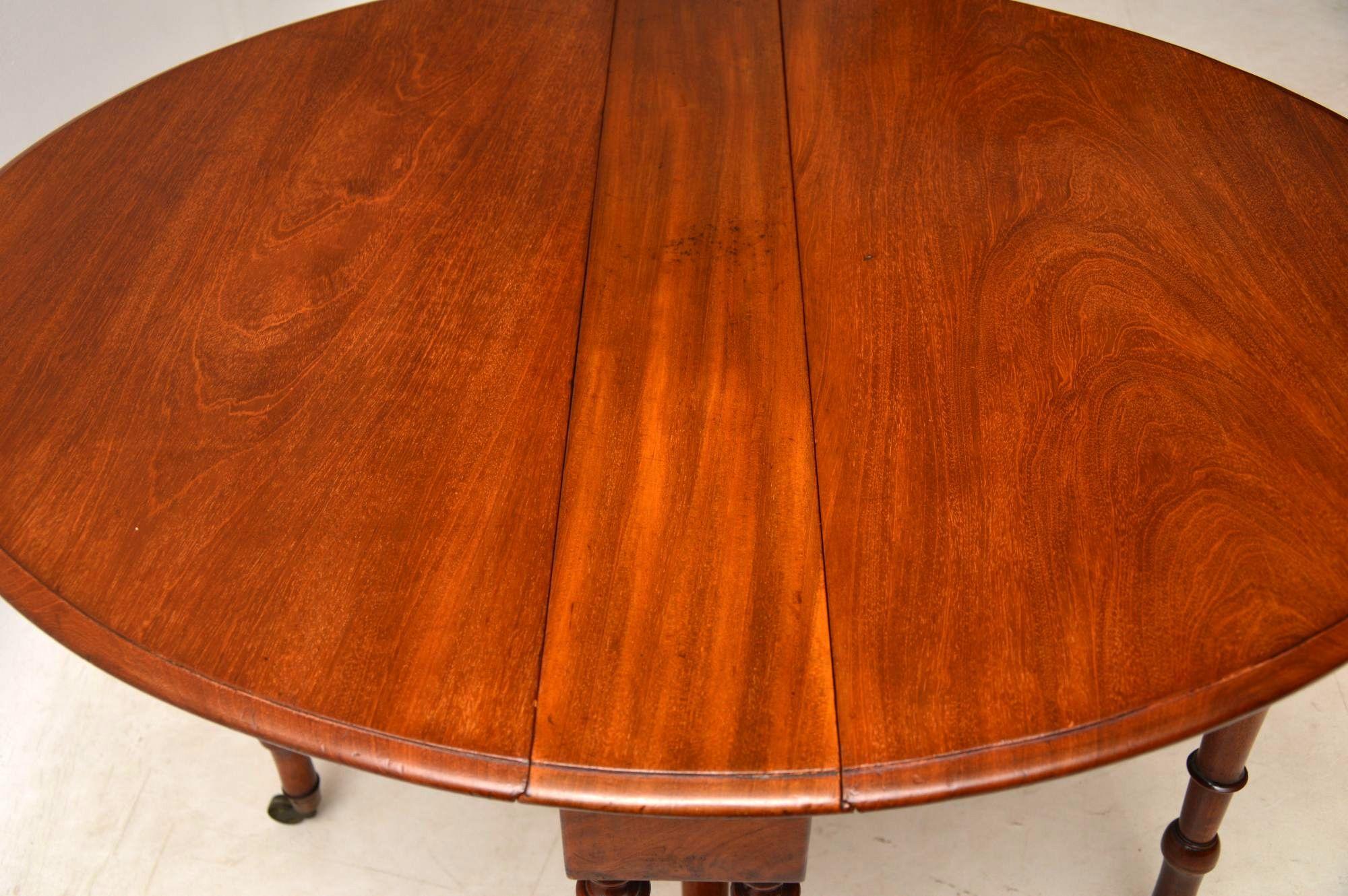 Antique Victorian Mahogany Drop-Leaf Sutherland Table In Excellent Condition In London, GB